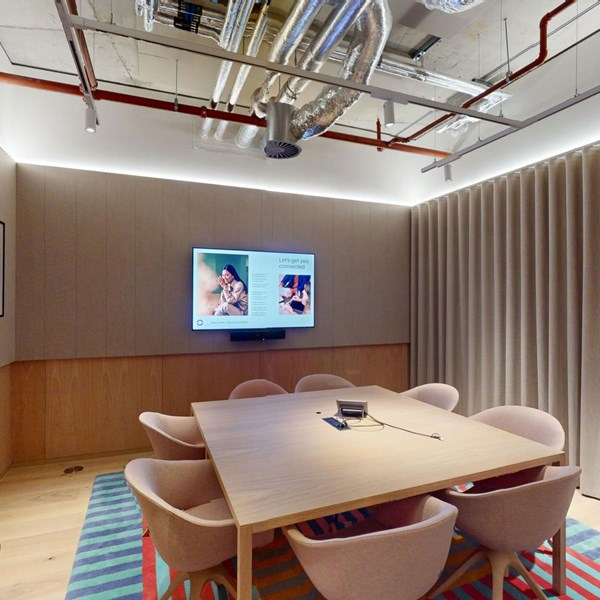 8 person meeting room