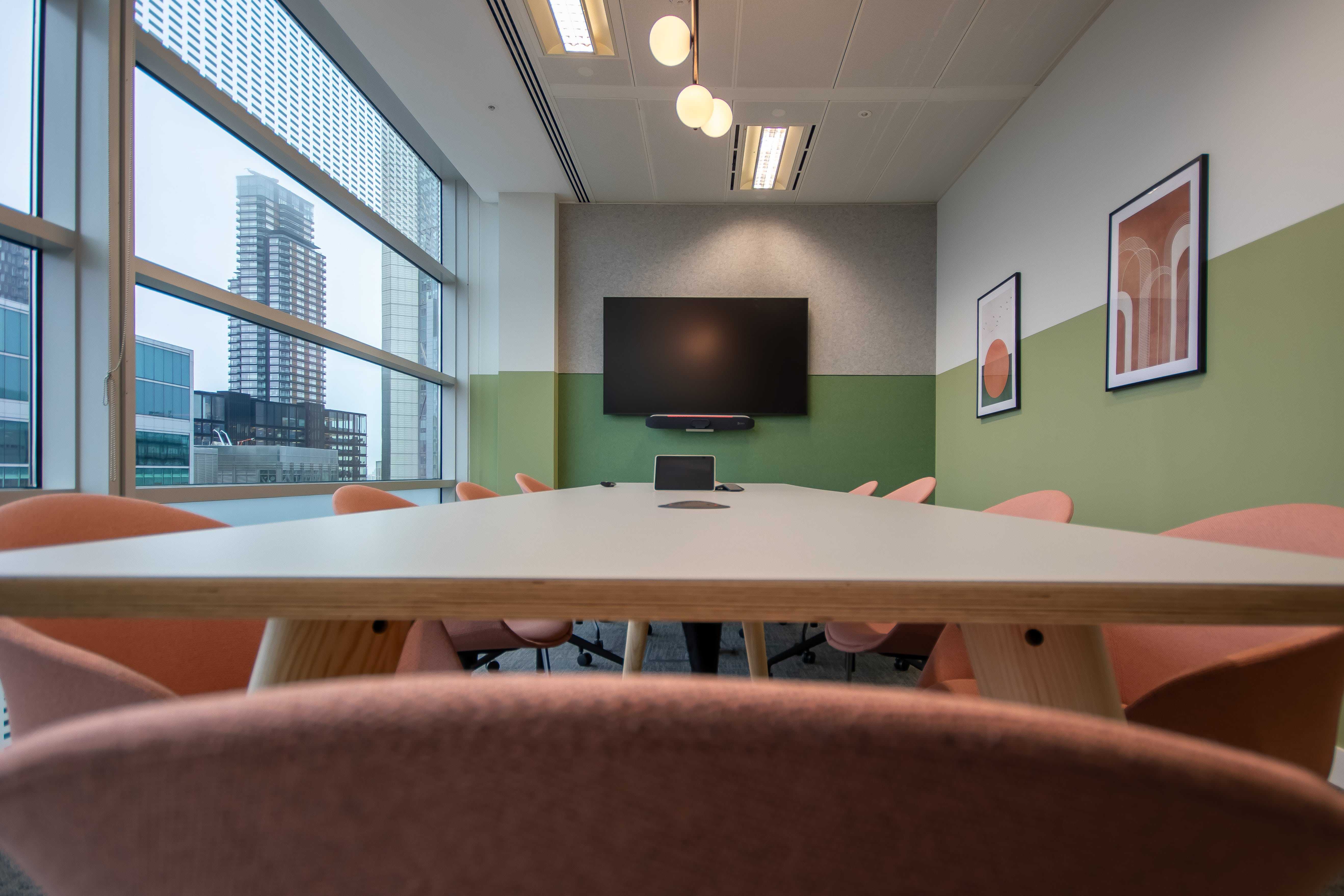 10 person meeting room