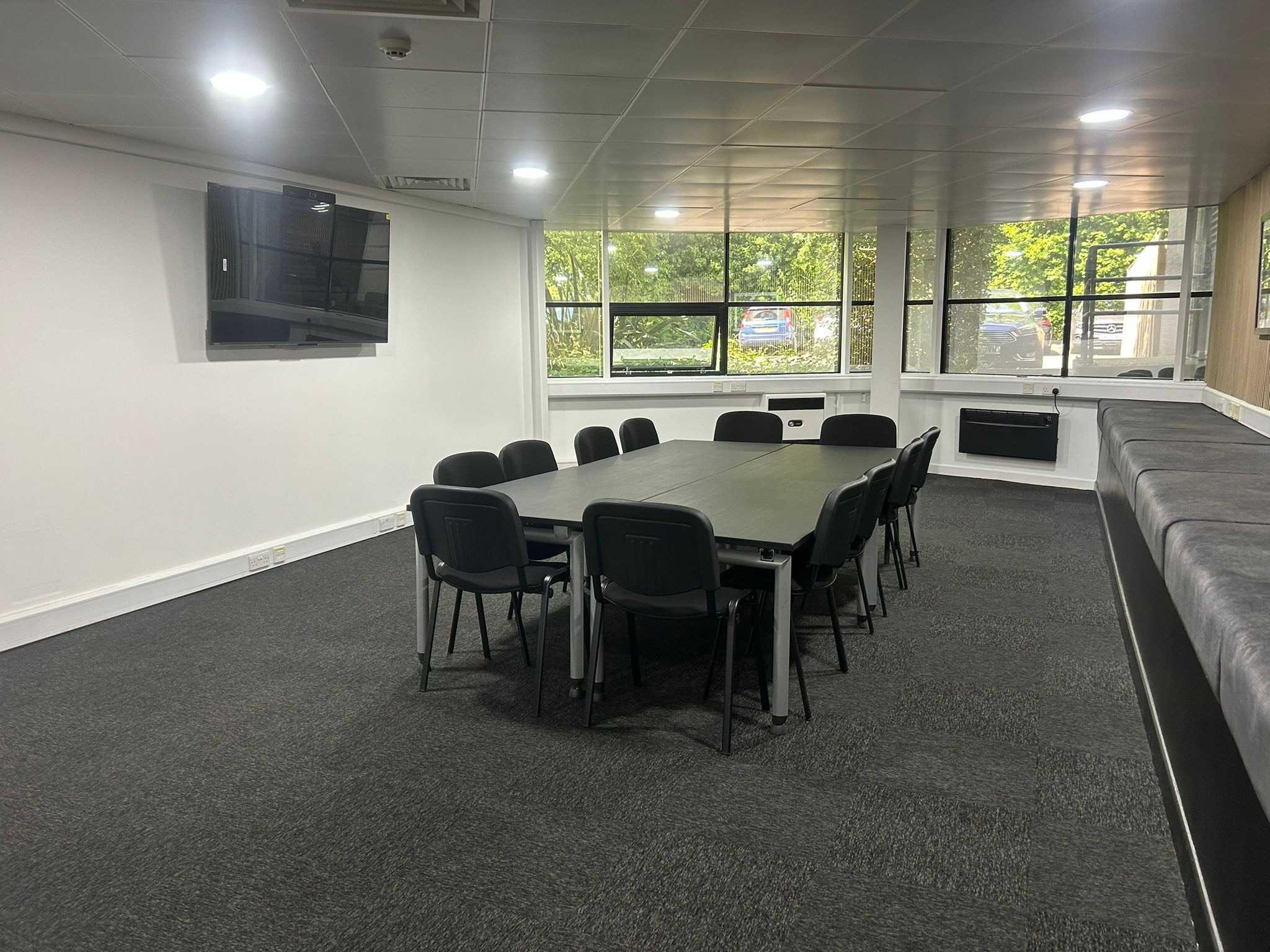 12 person meeting room