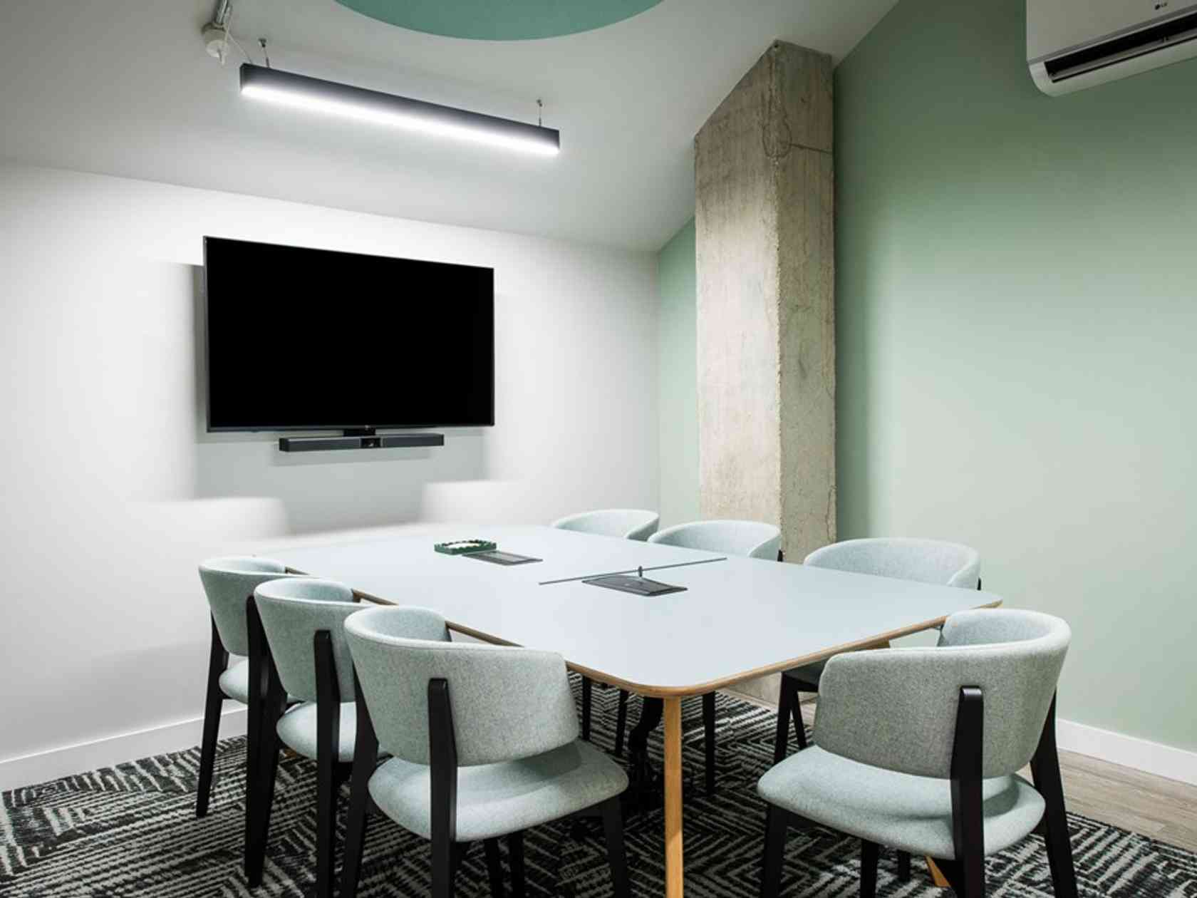 7 person meeting room