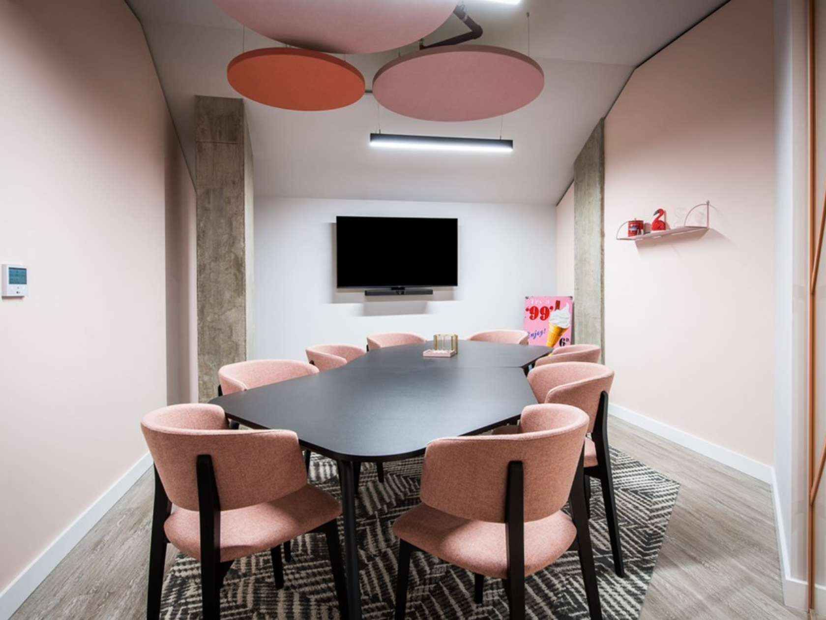 8 person meeting room