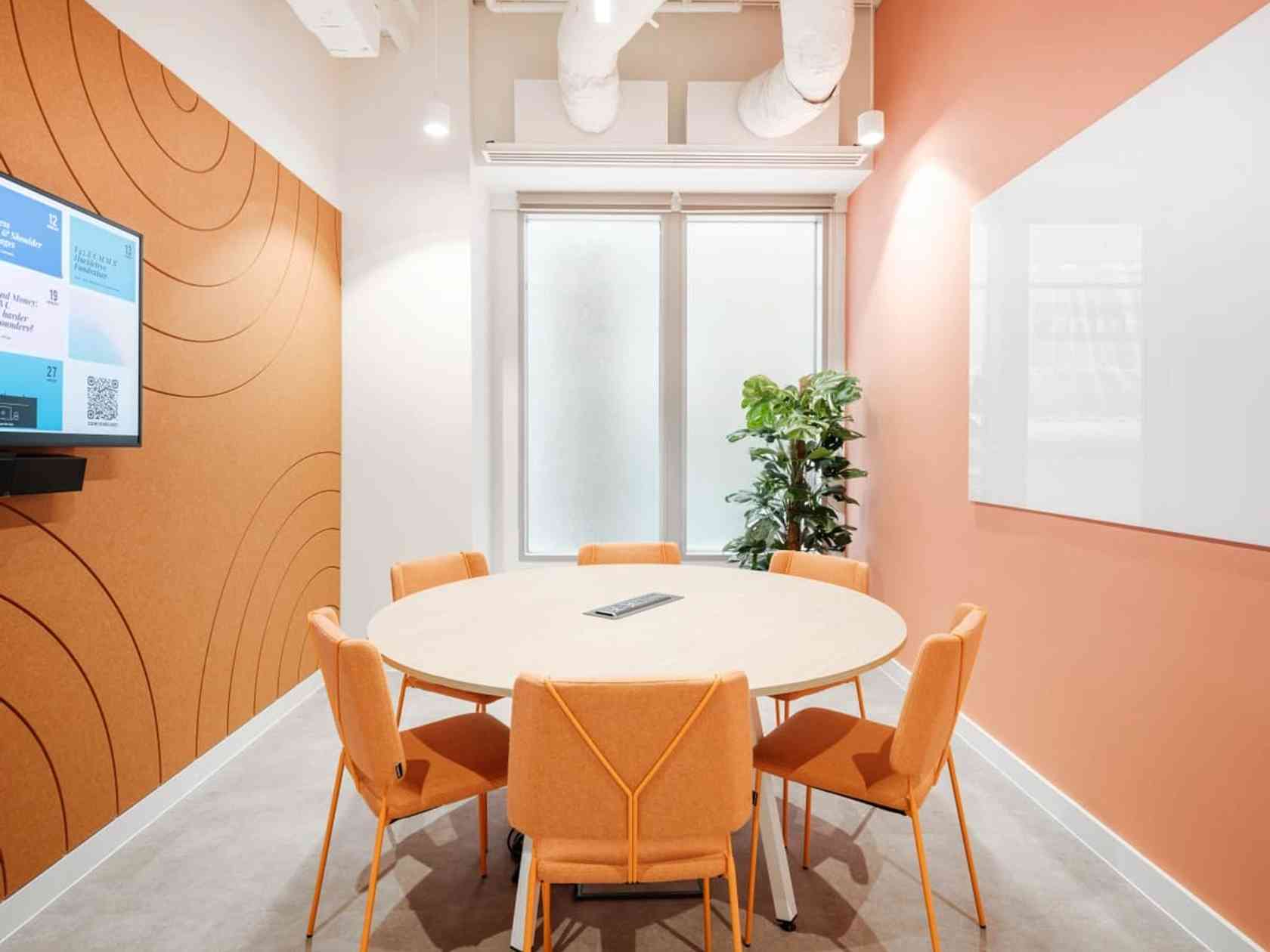 6 person meeting room
