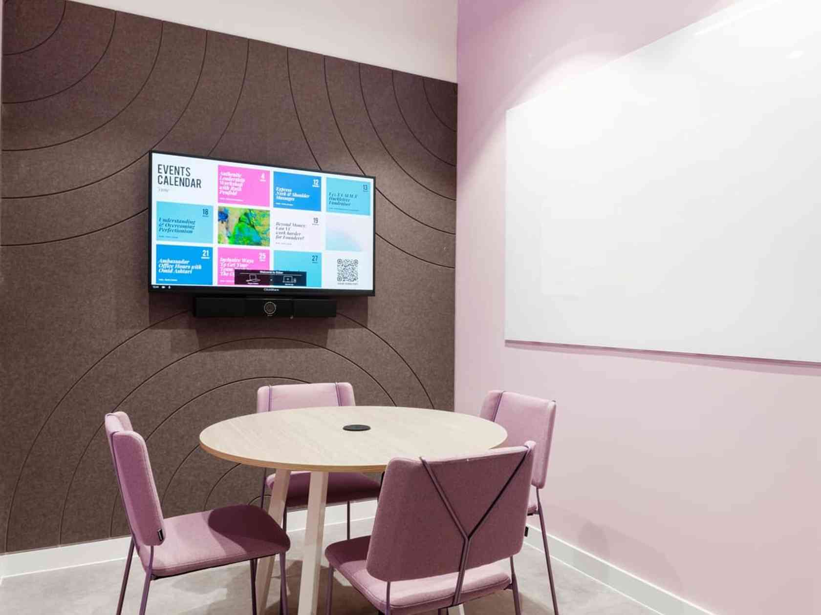 4 person meeting room