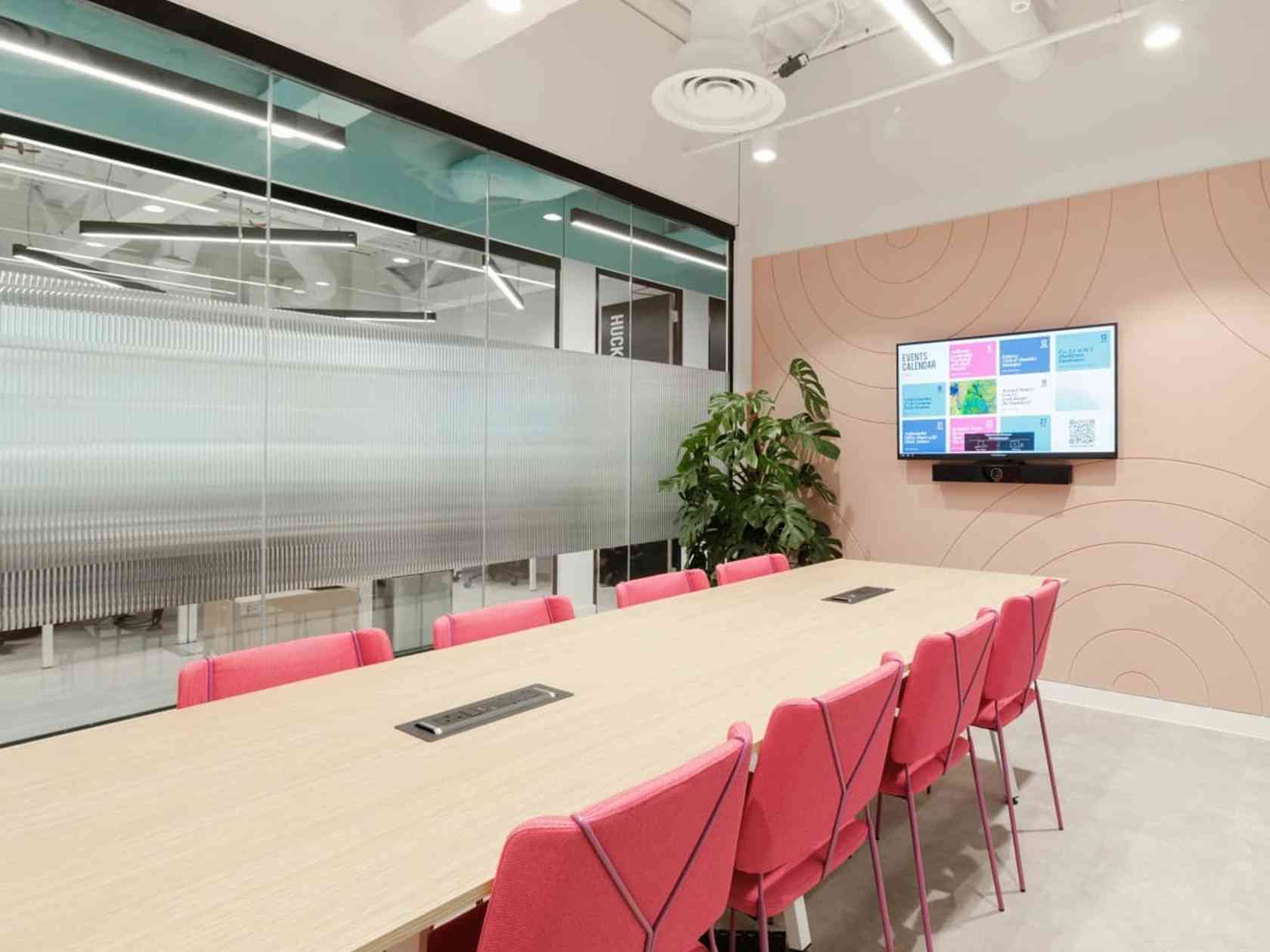 8 person meeting room