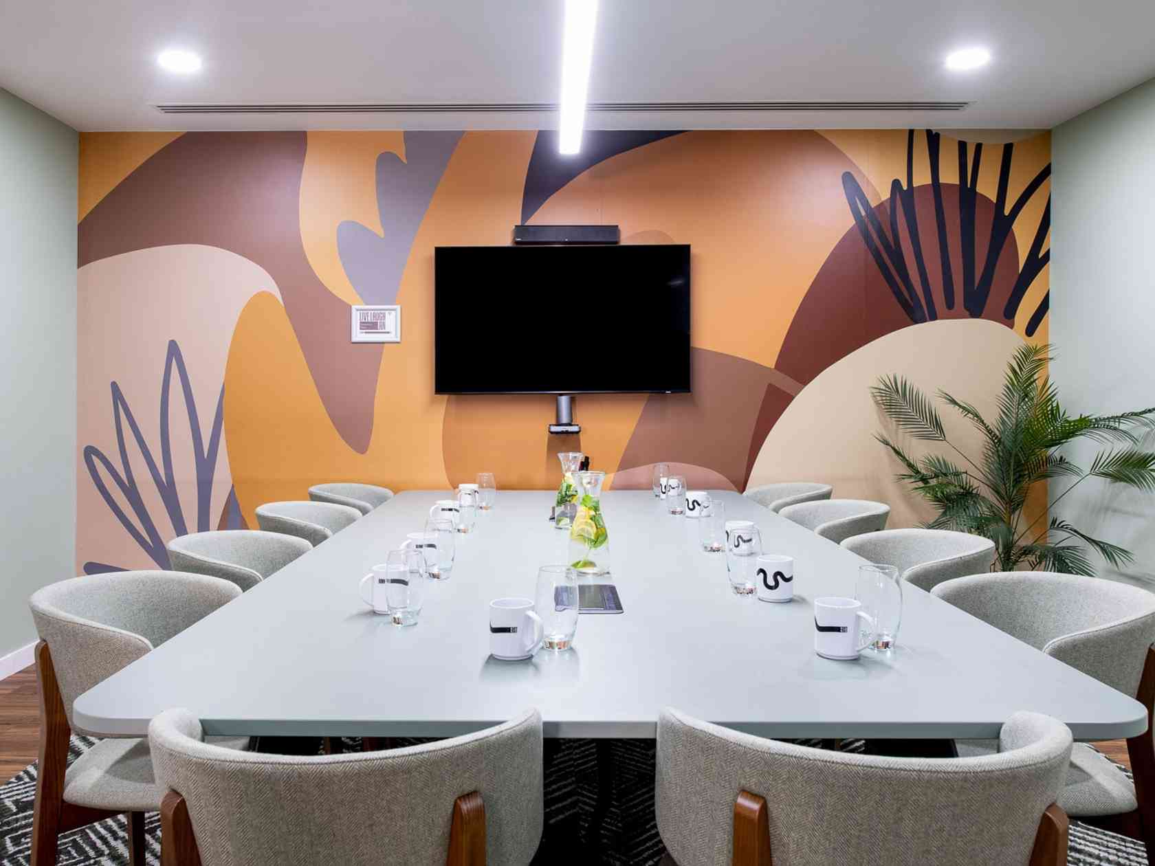 10 person meeting room