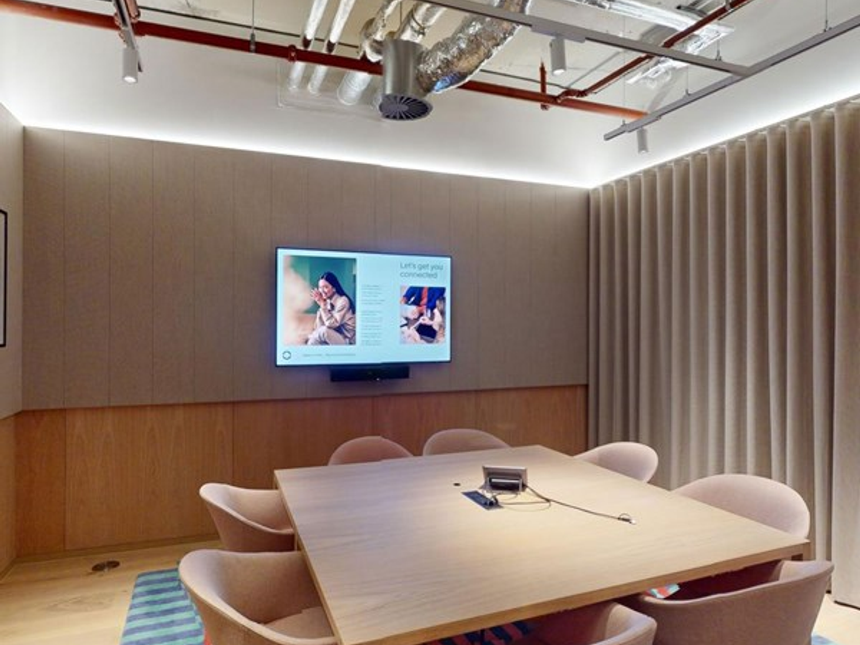 8 person meeting room