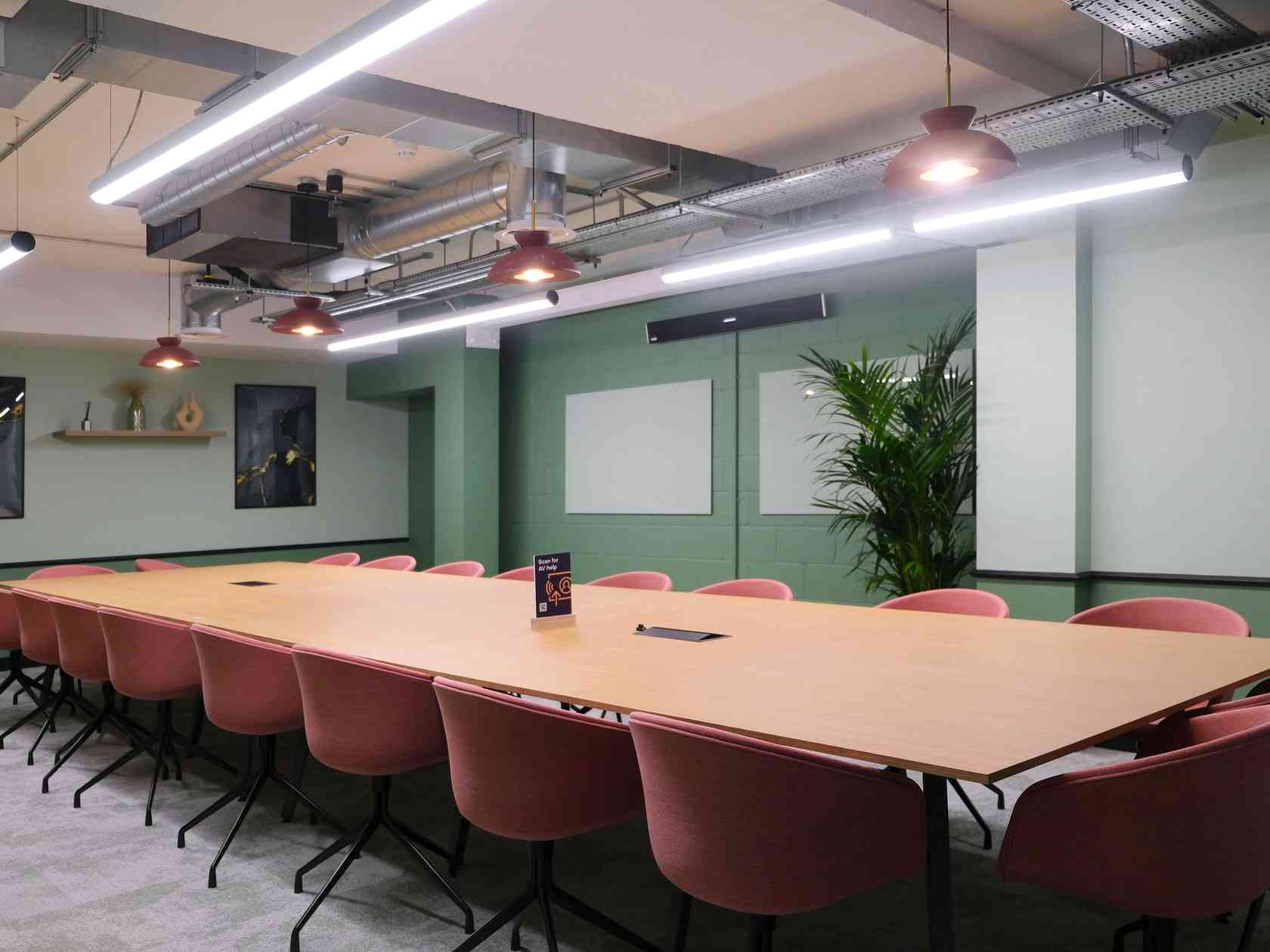 20 person meeting room