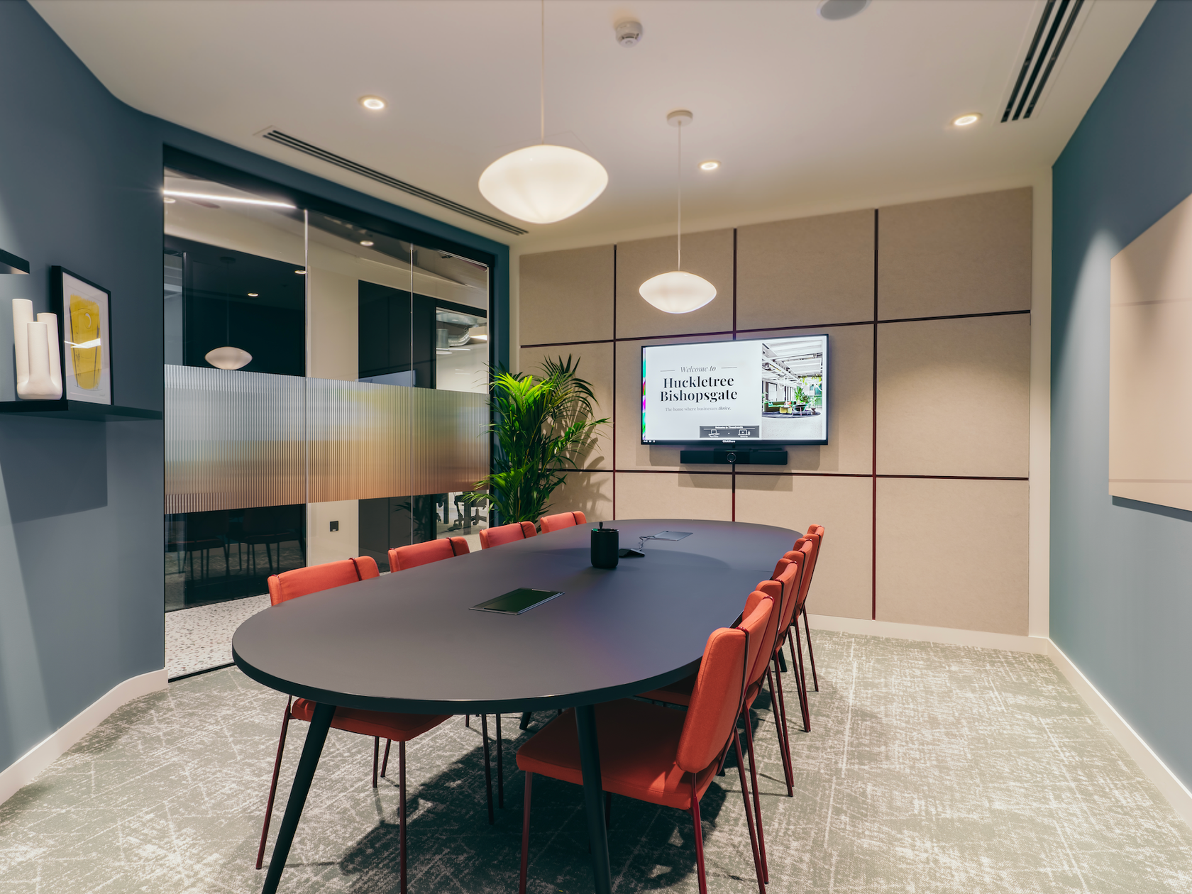 8 person meeting room