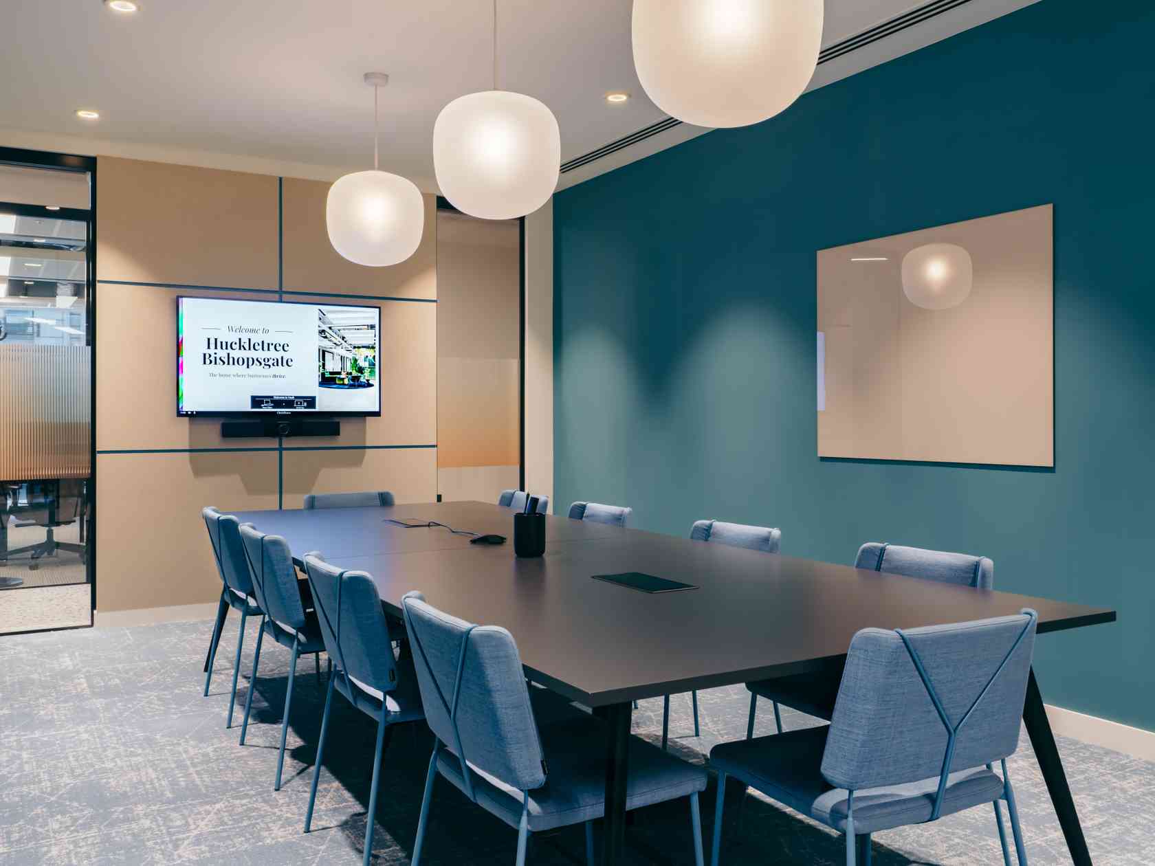 8 person meeting room