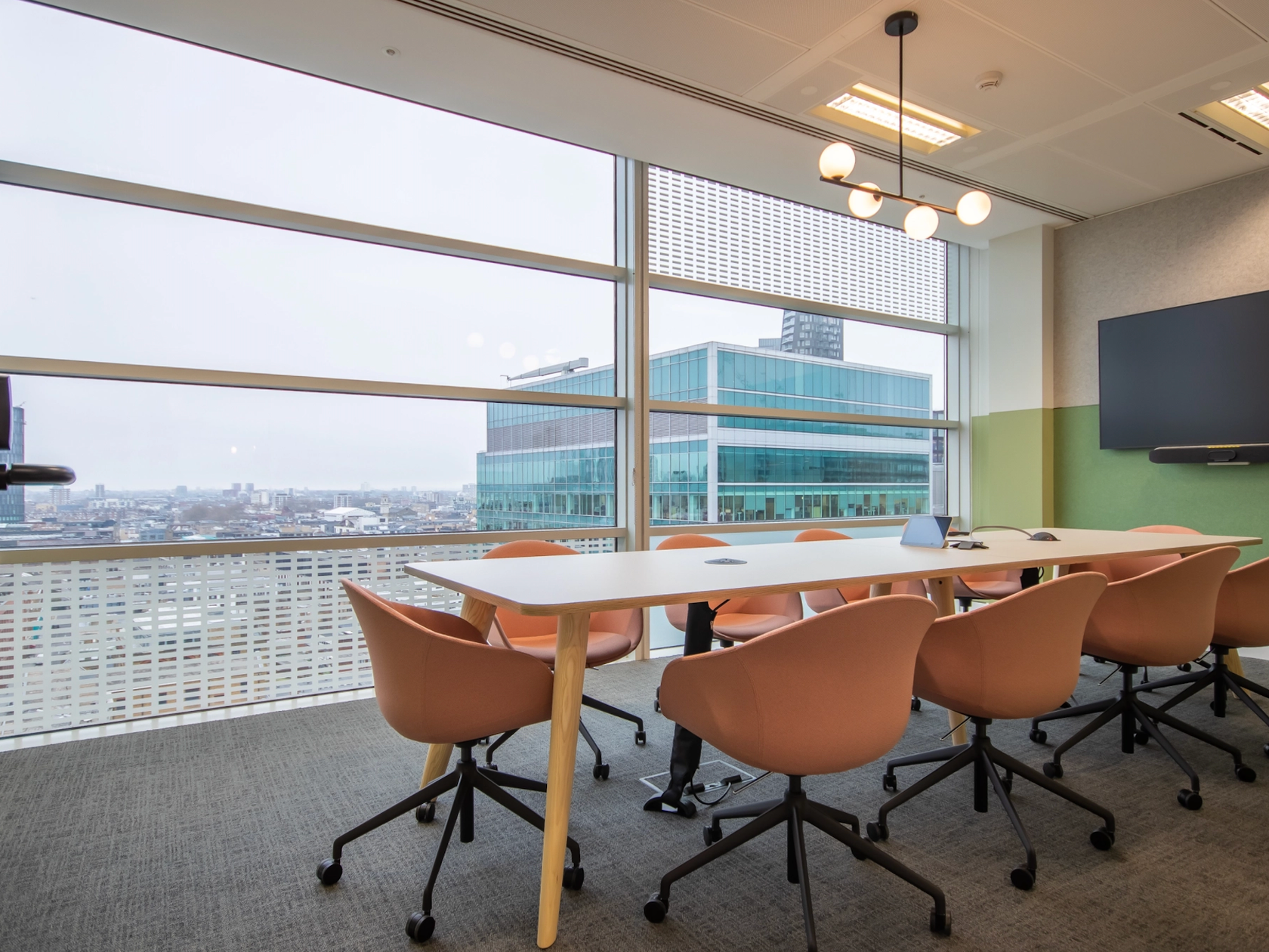 10 person meeting room