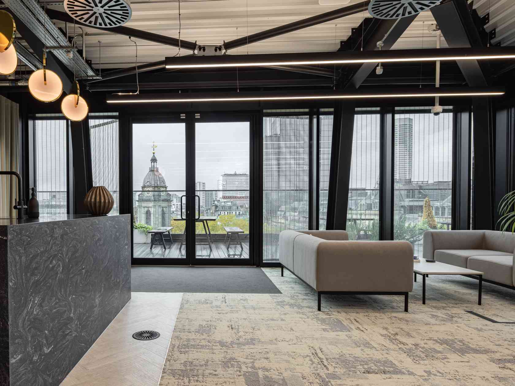25 person meeting room