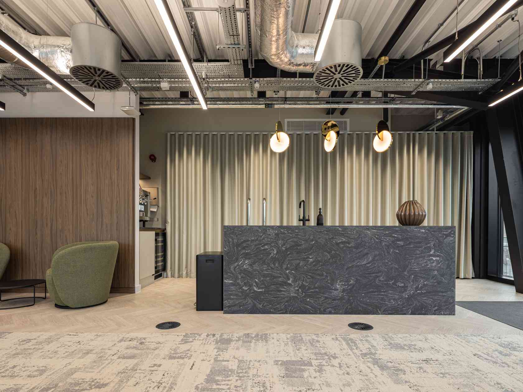 25 person meeting room