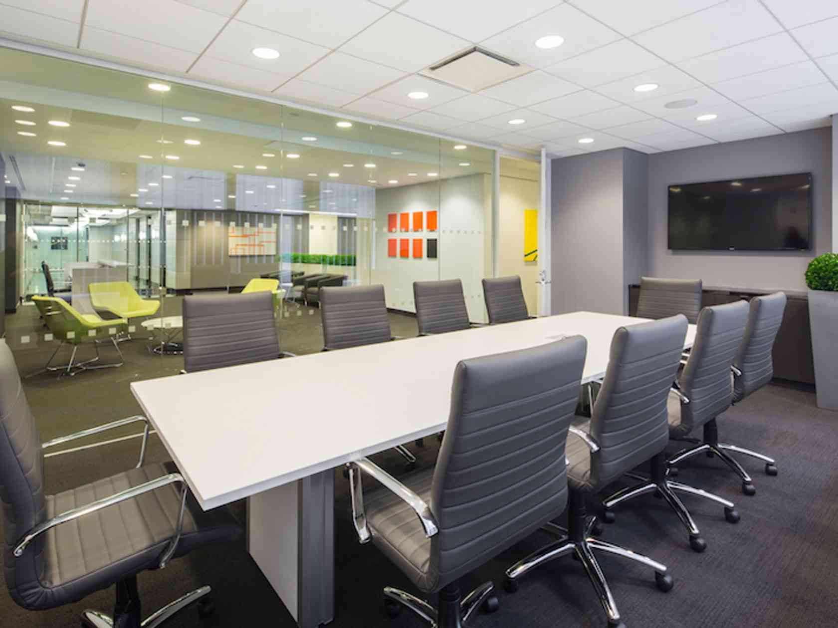 10 person meeting room