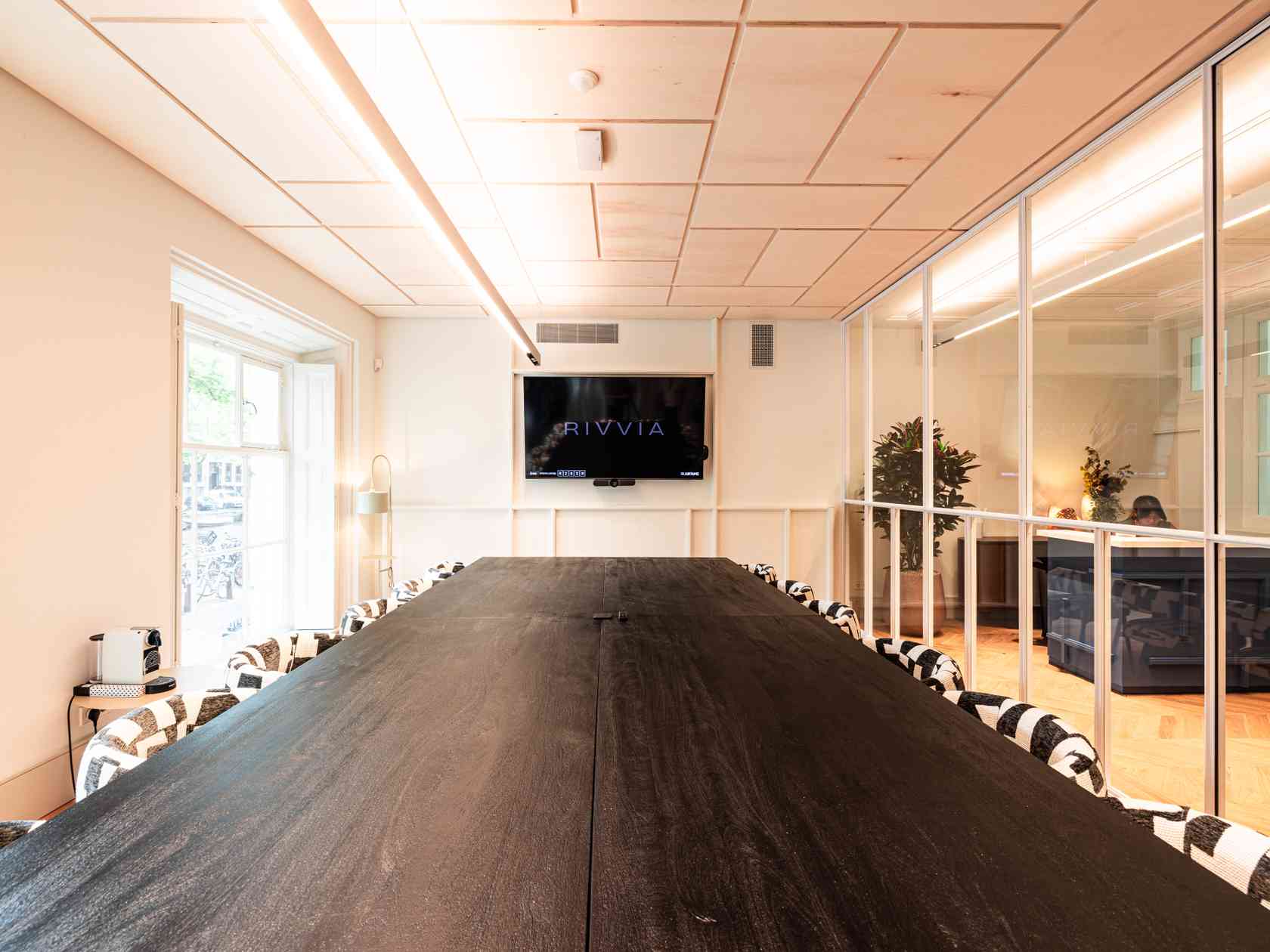 16 person meeting room