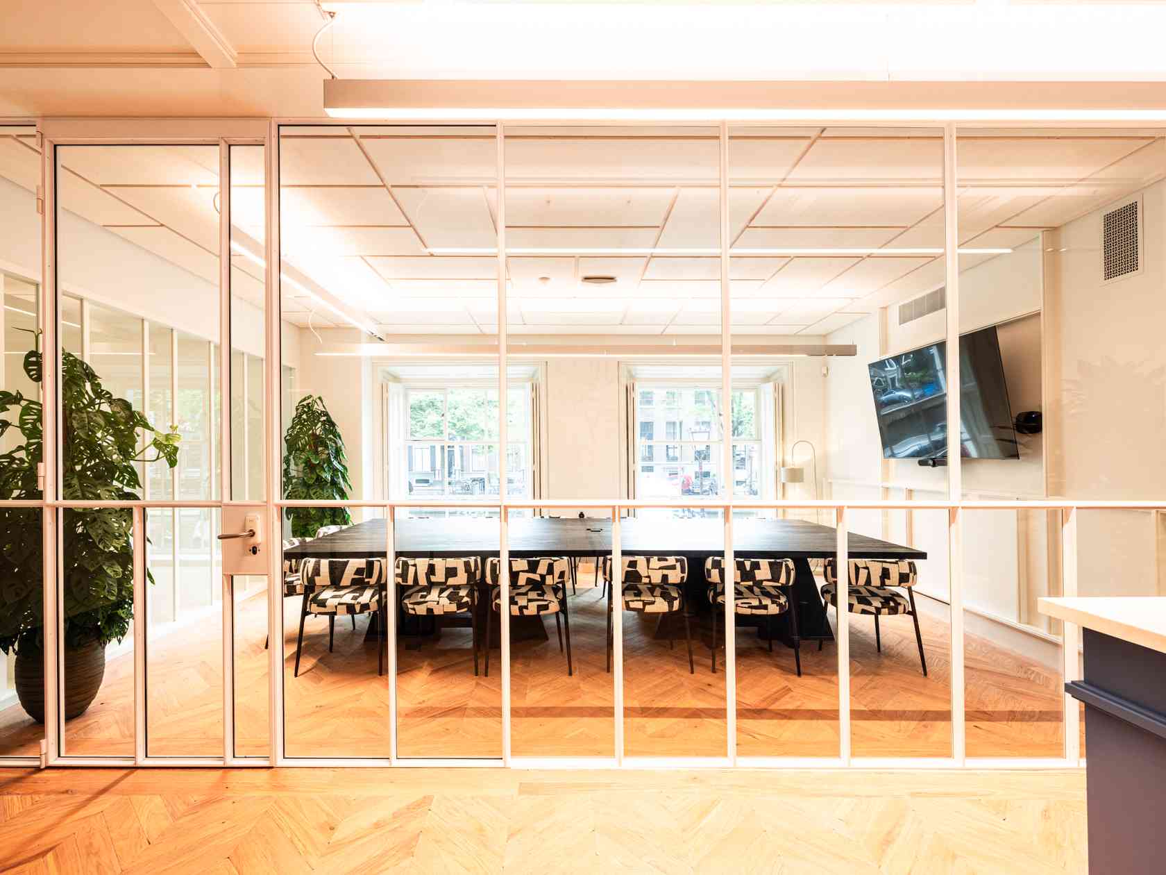 16 person meeting room