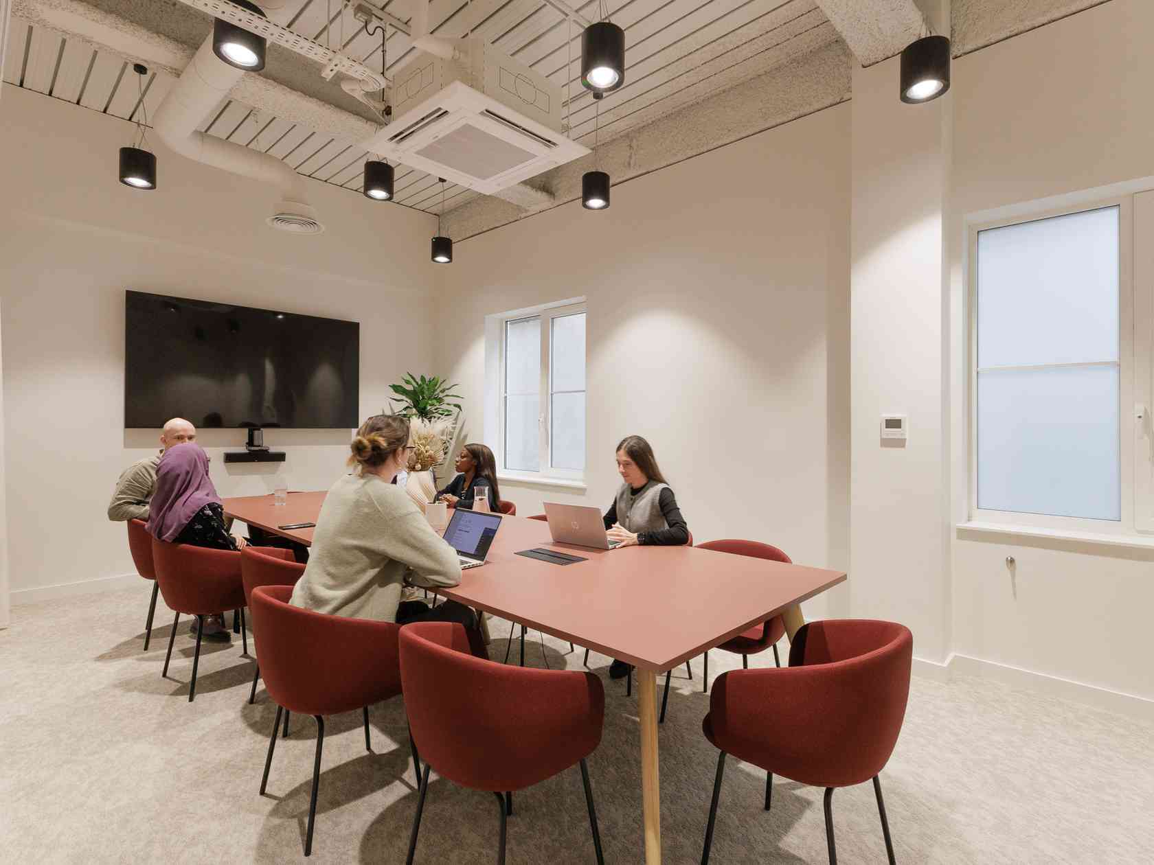 12 person meeting room