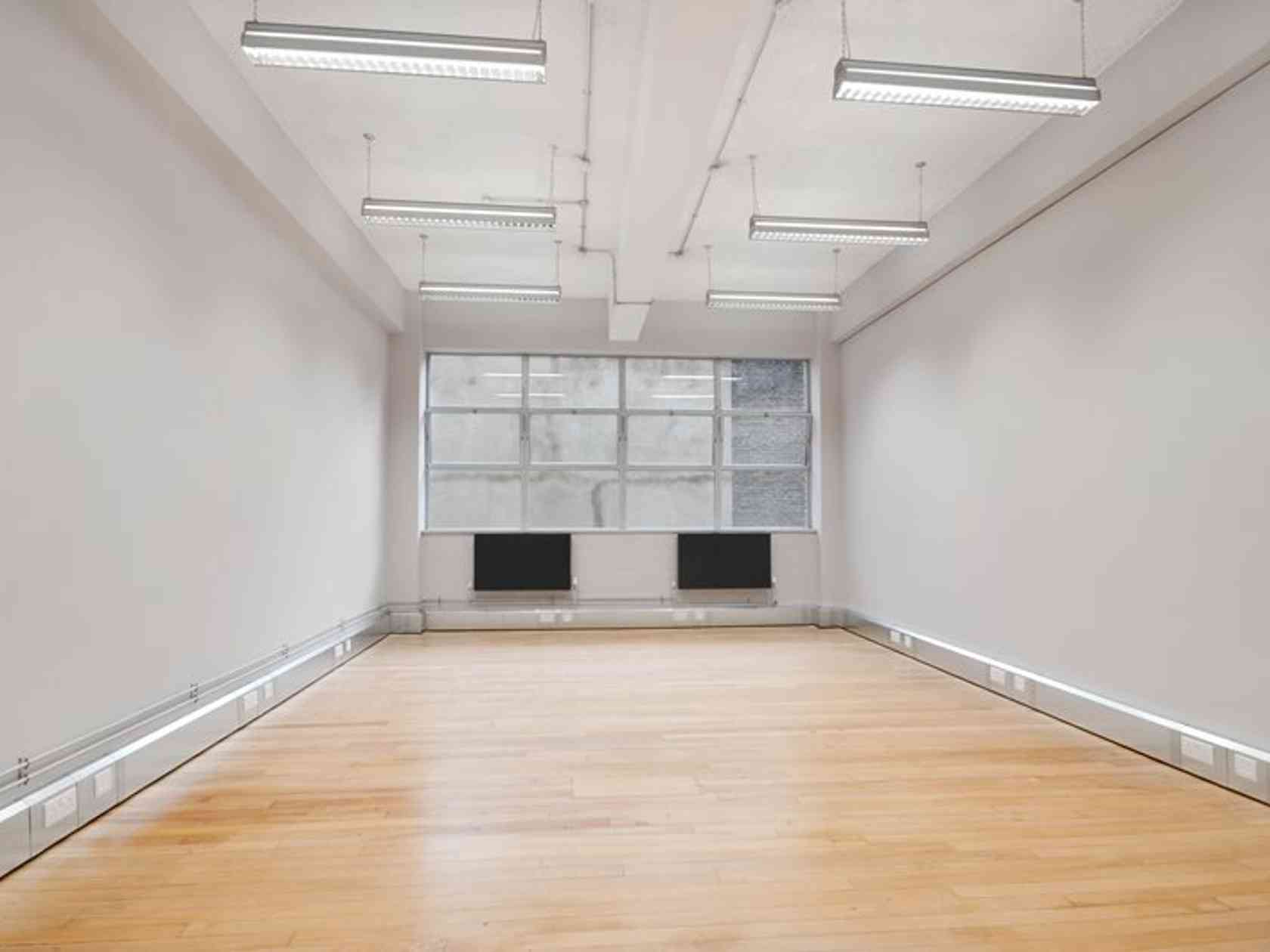 Studio GG 126