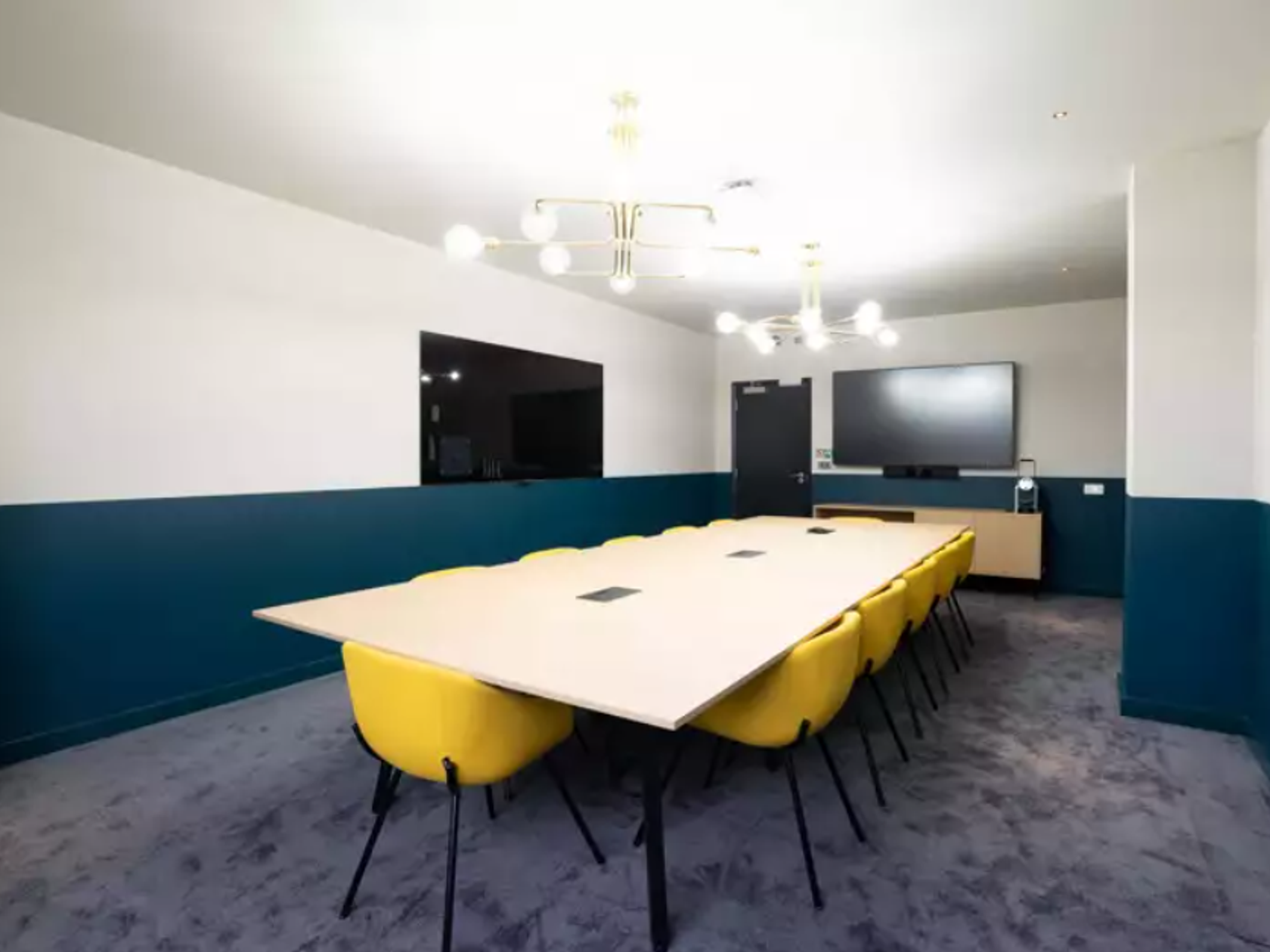 12-person meeting room