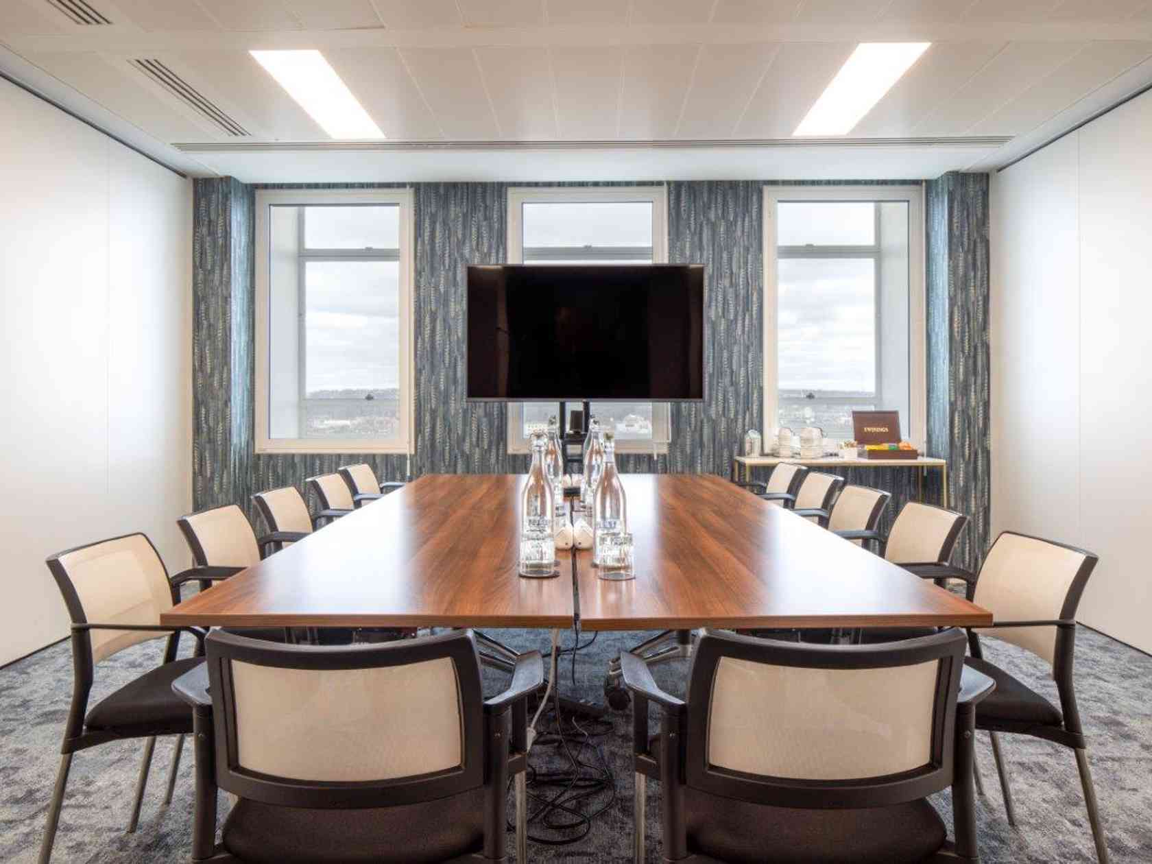 14 person meeting room