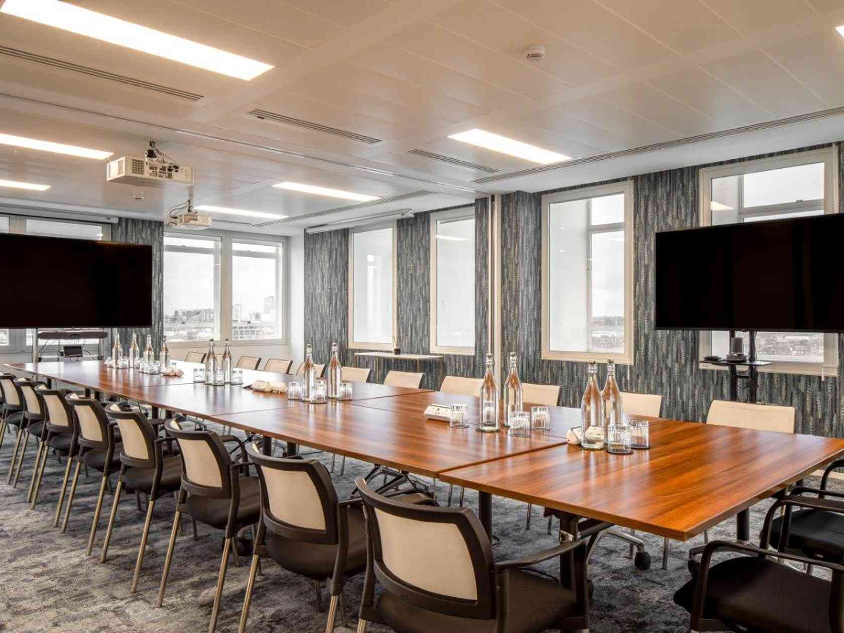 26 person meeting room