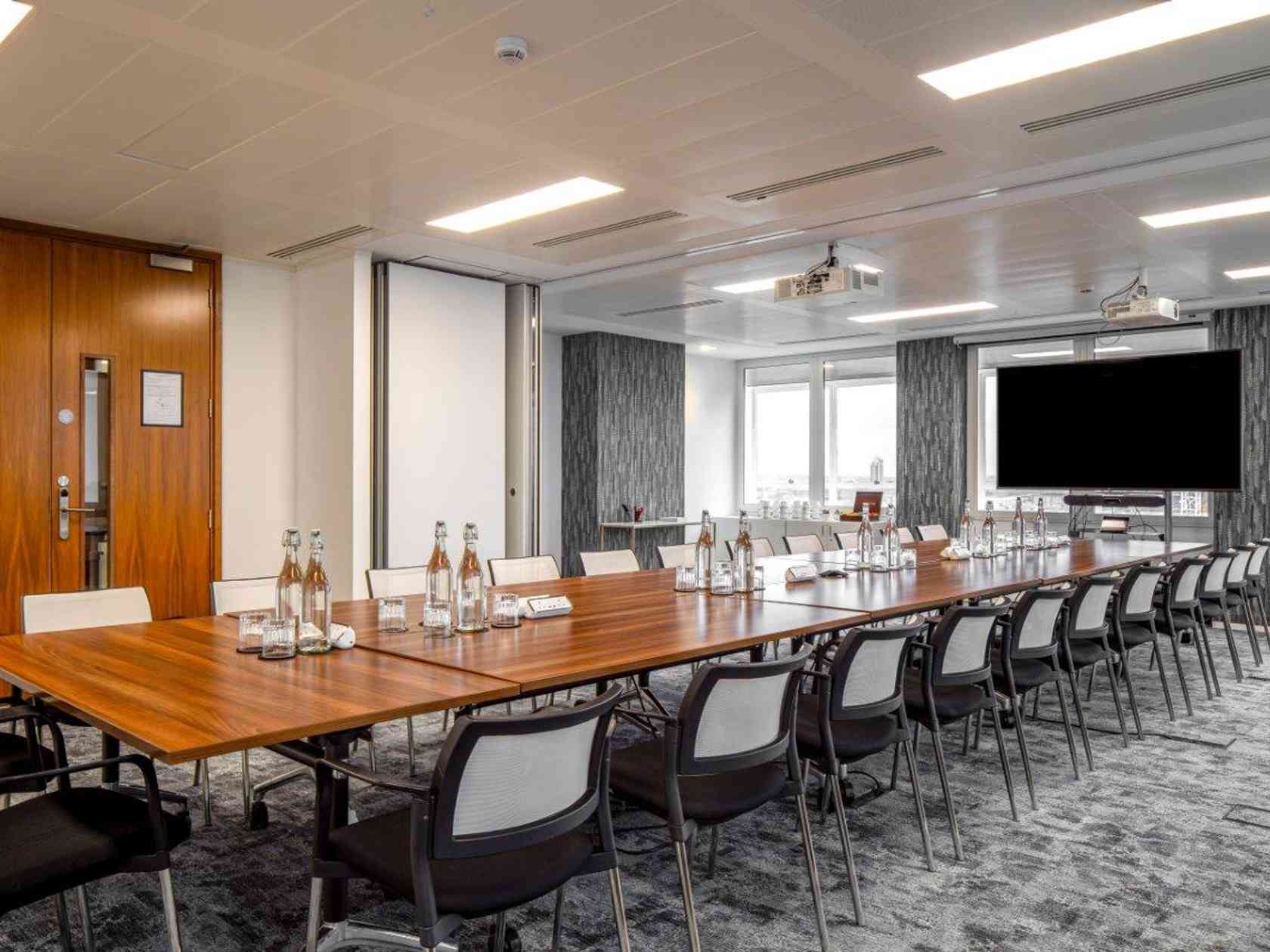26 person meeting room