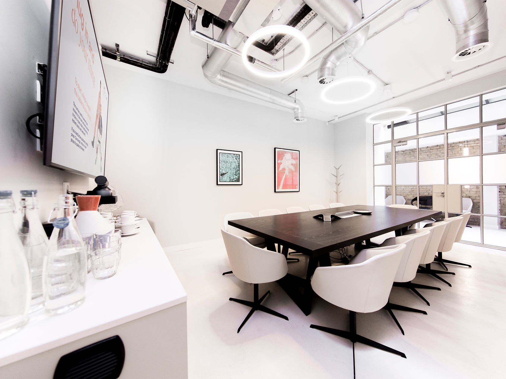 12 person meeting room