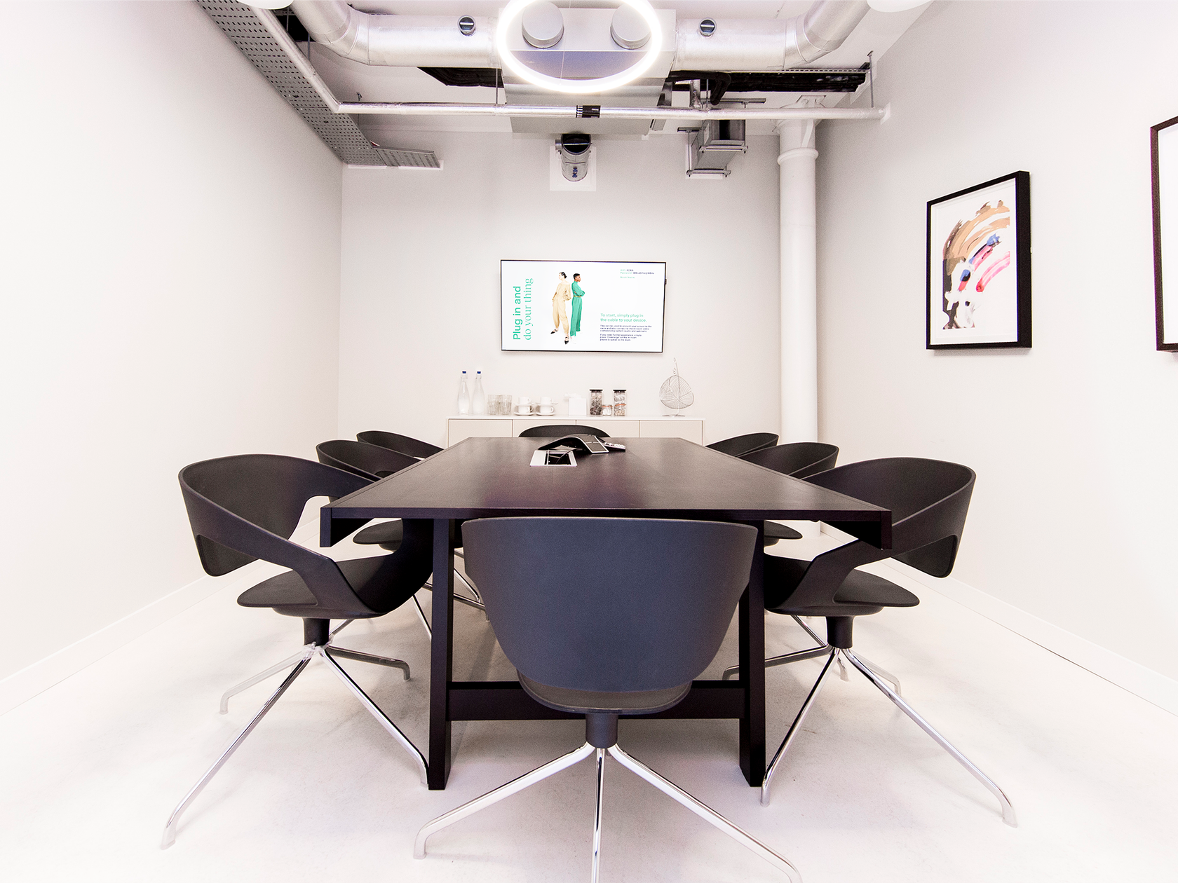 8 person meeting room