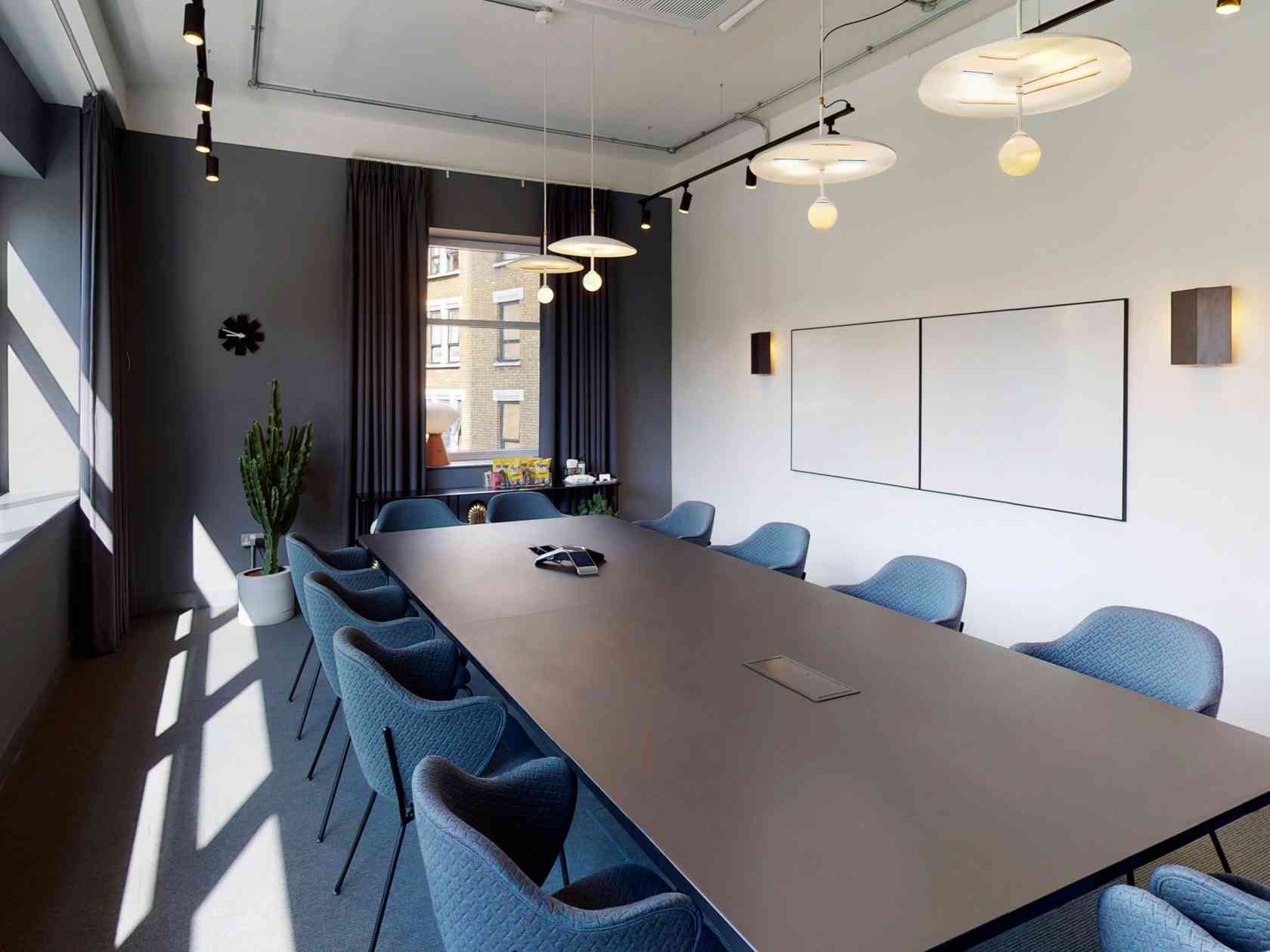 12 person meeting room