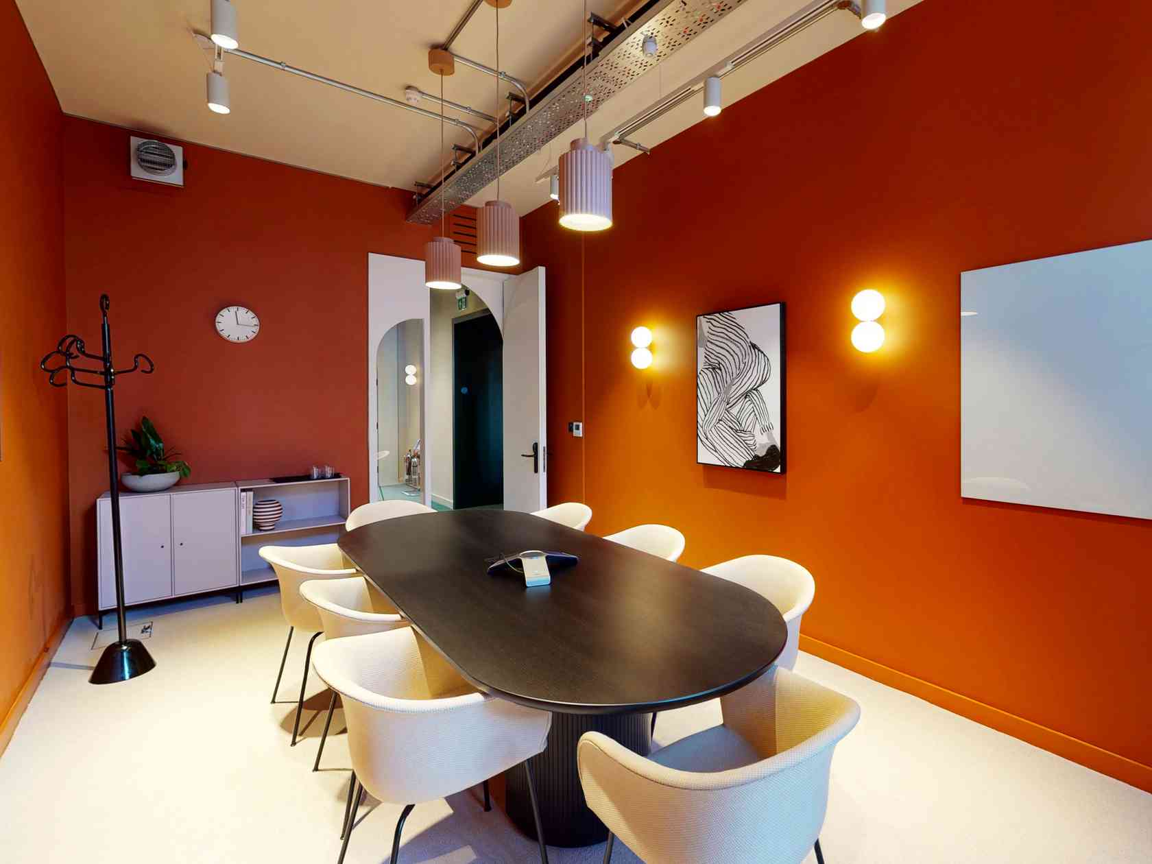 8 person meeting room