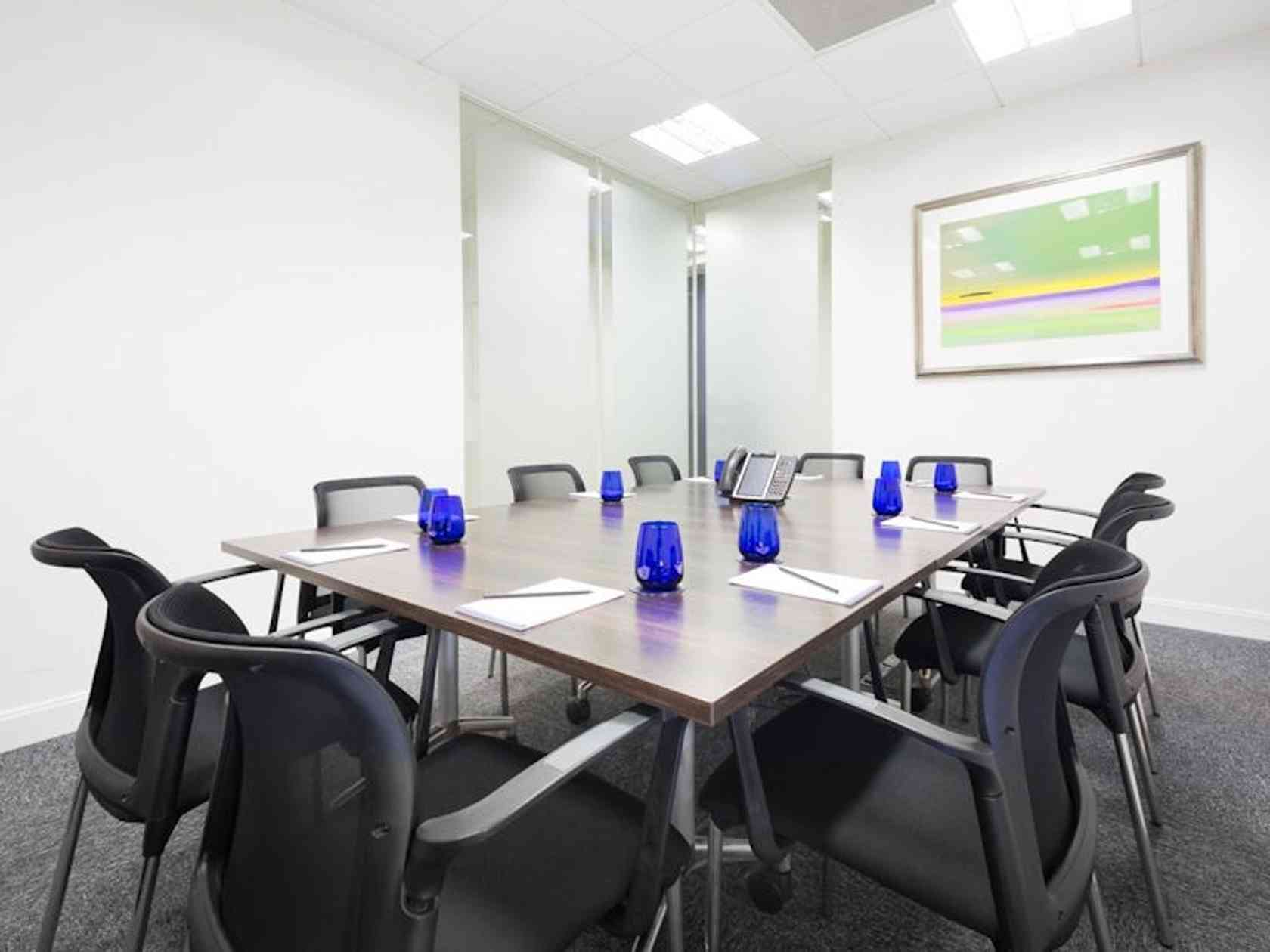 10 person meeting room