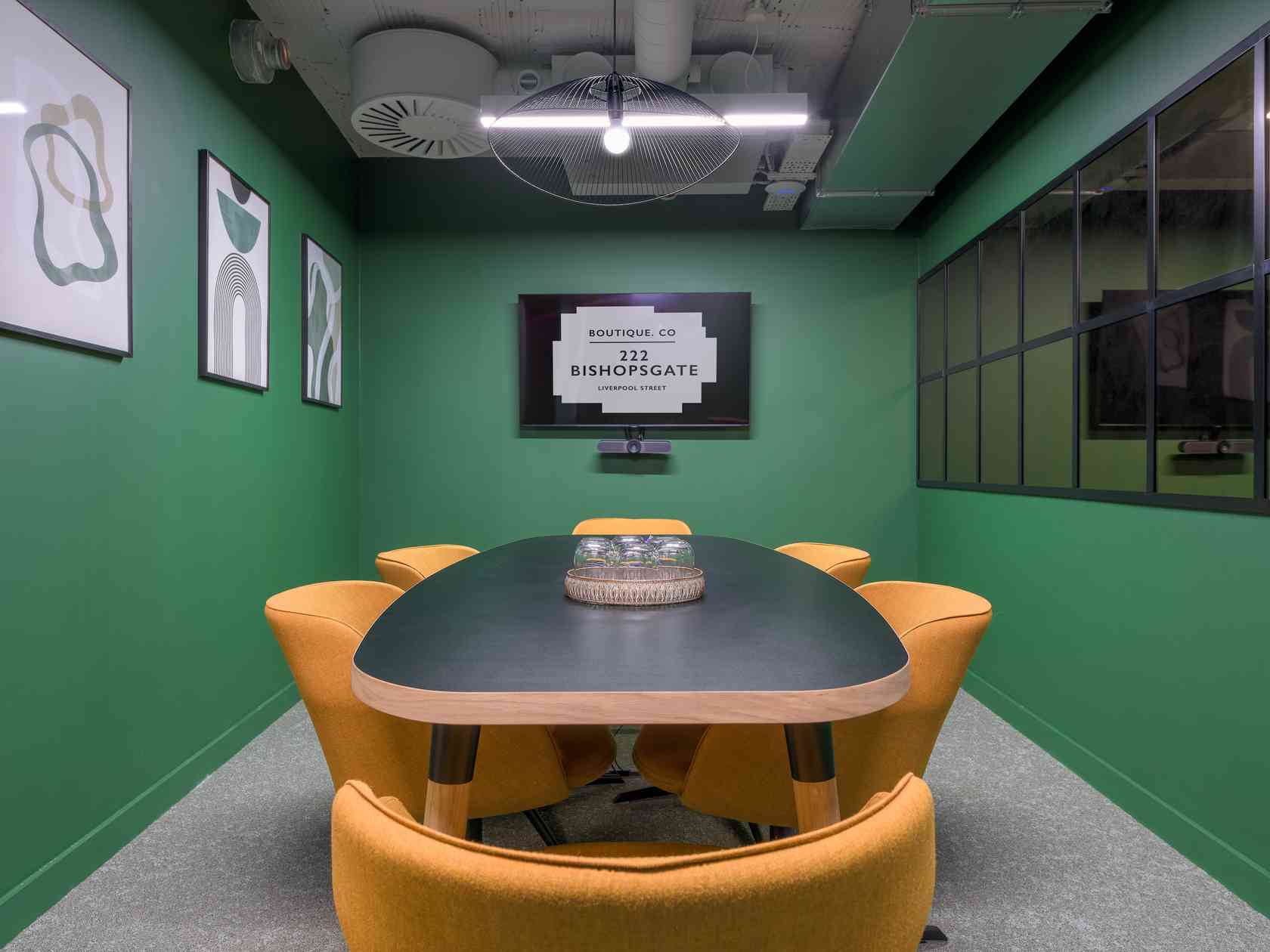 6 person meeting room