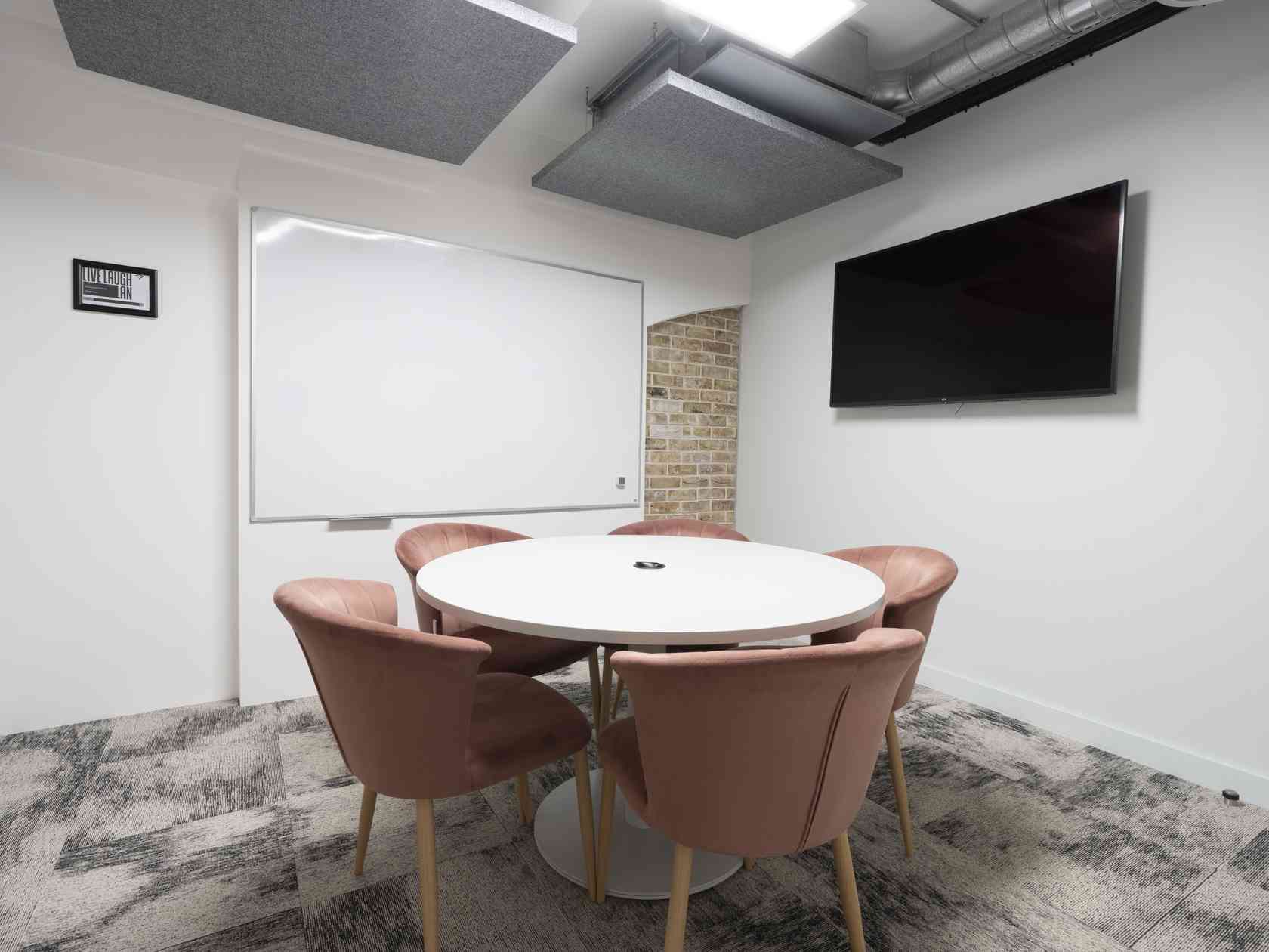 5 person meeting room