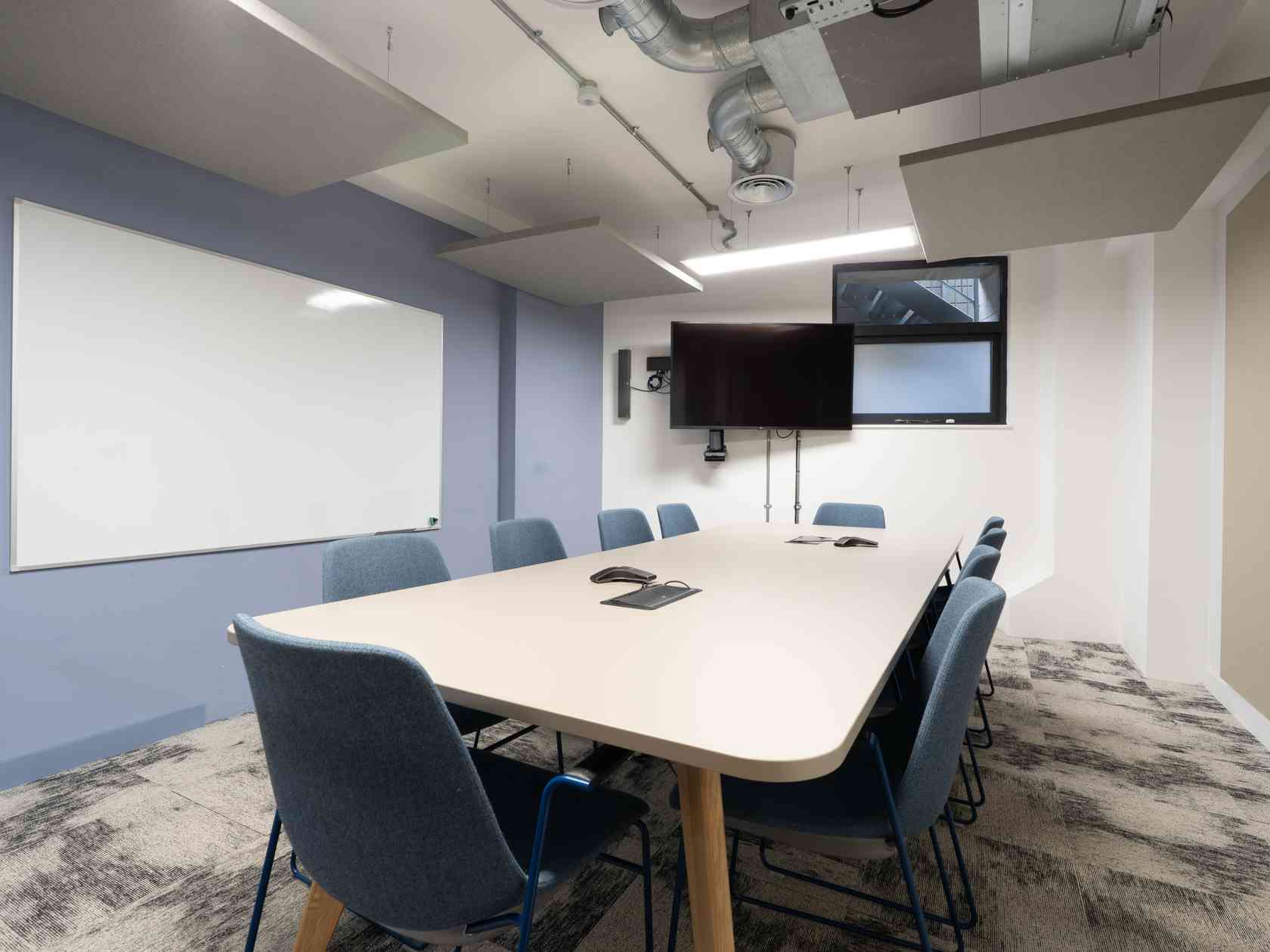 10 person meeting room