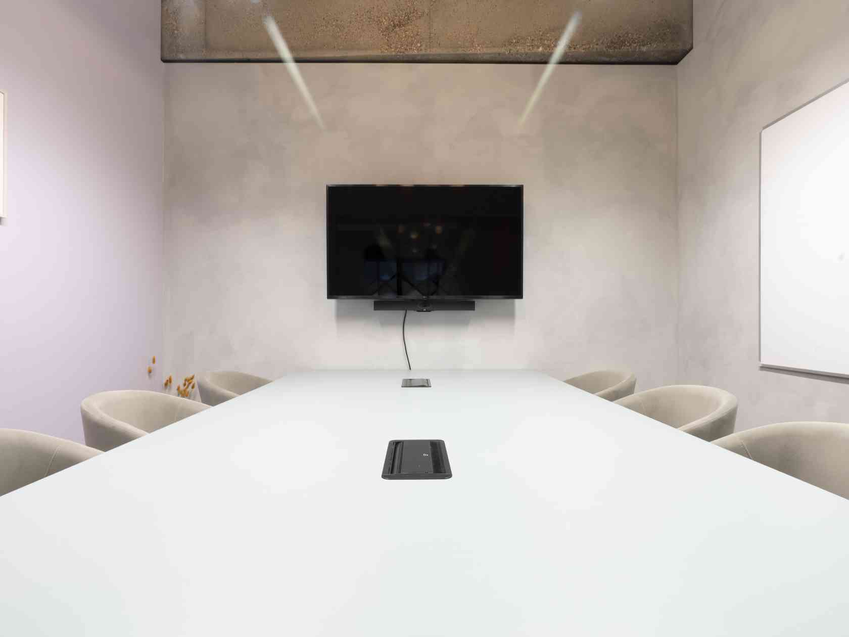 8 person meeting room