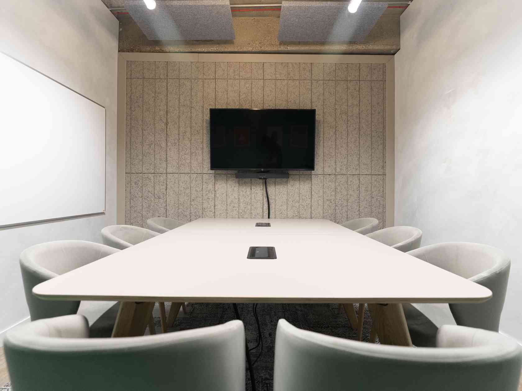 8 person meeting room