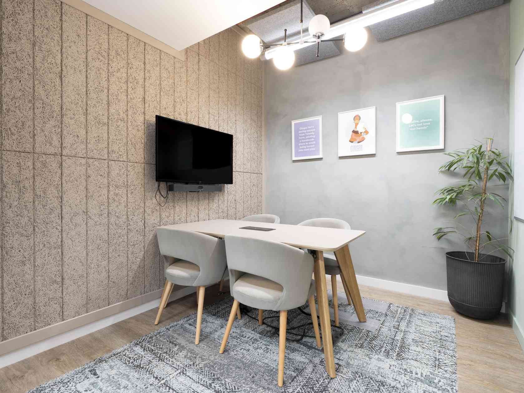 4 person meeting room