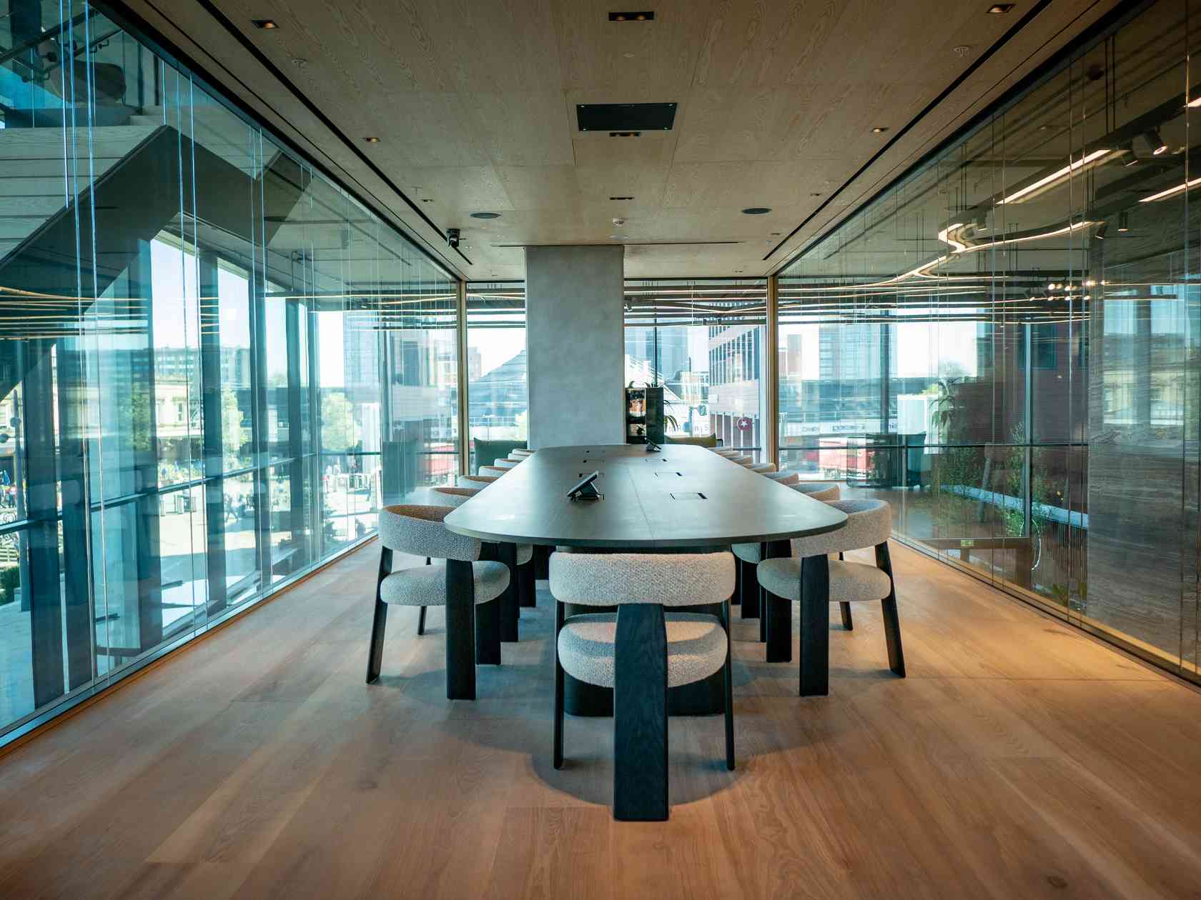 16 person meeting room