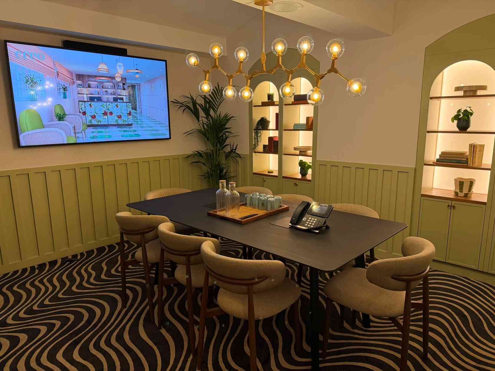 8 person meeting room