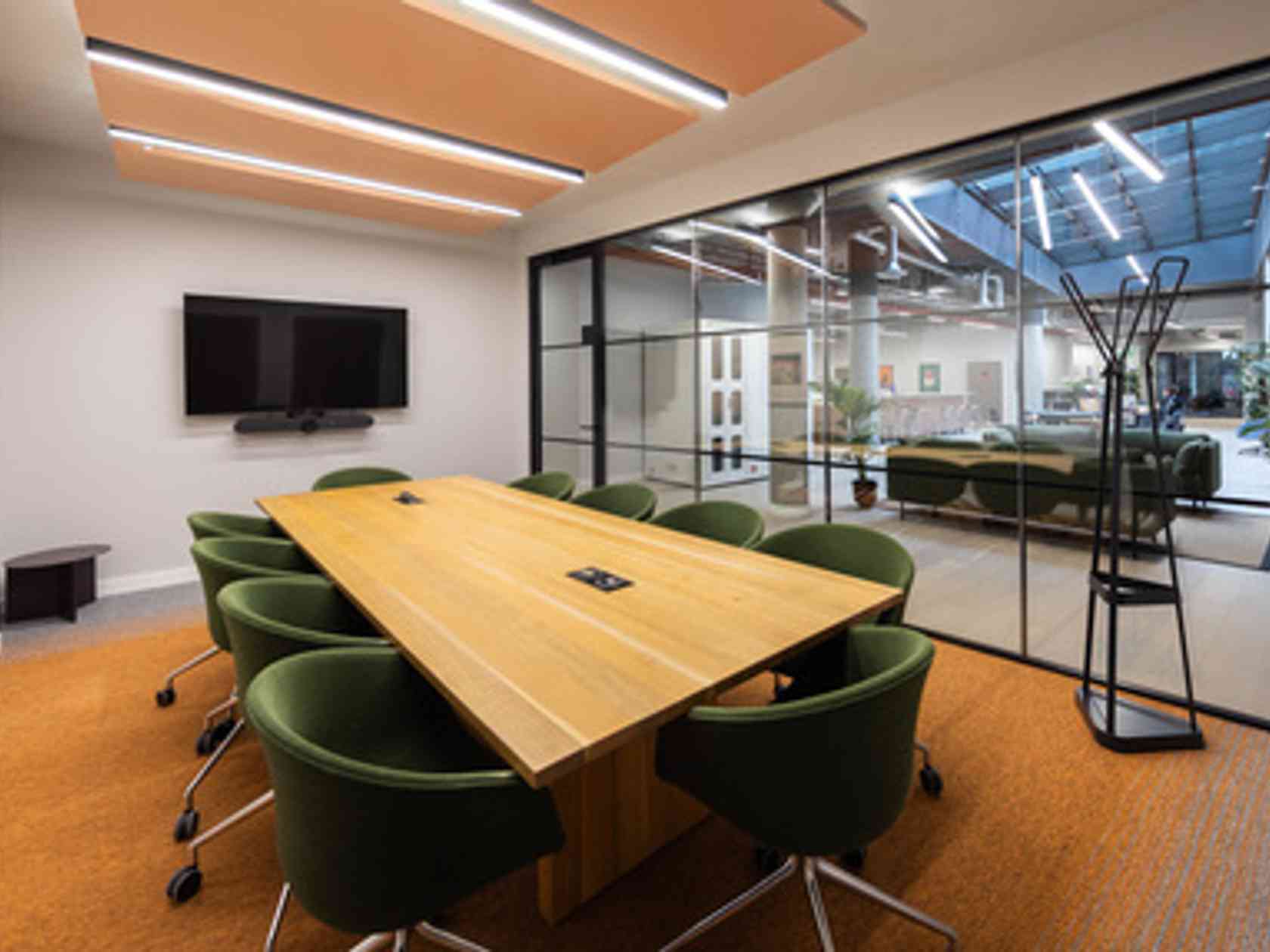 10 person meeting room