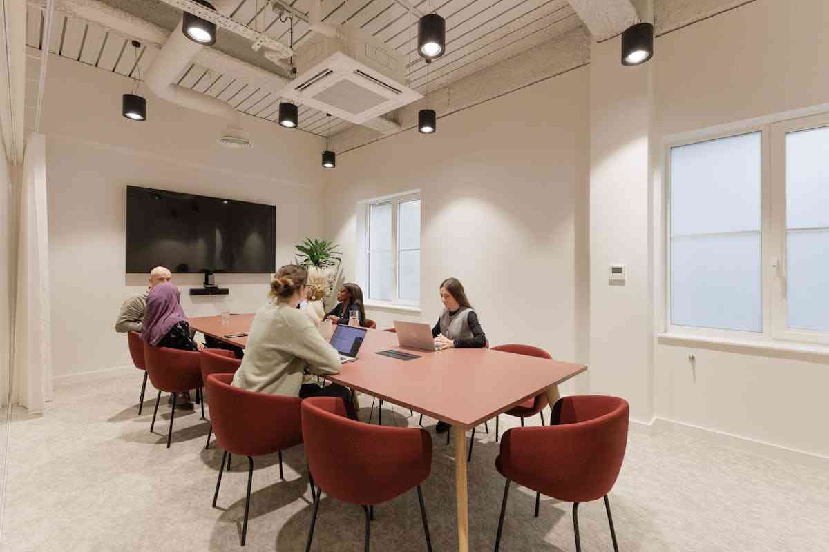 12 person meeting room