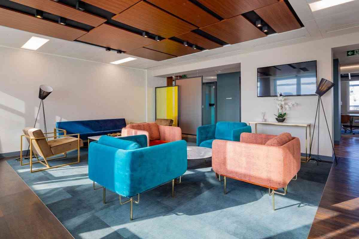 Breakout space