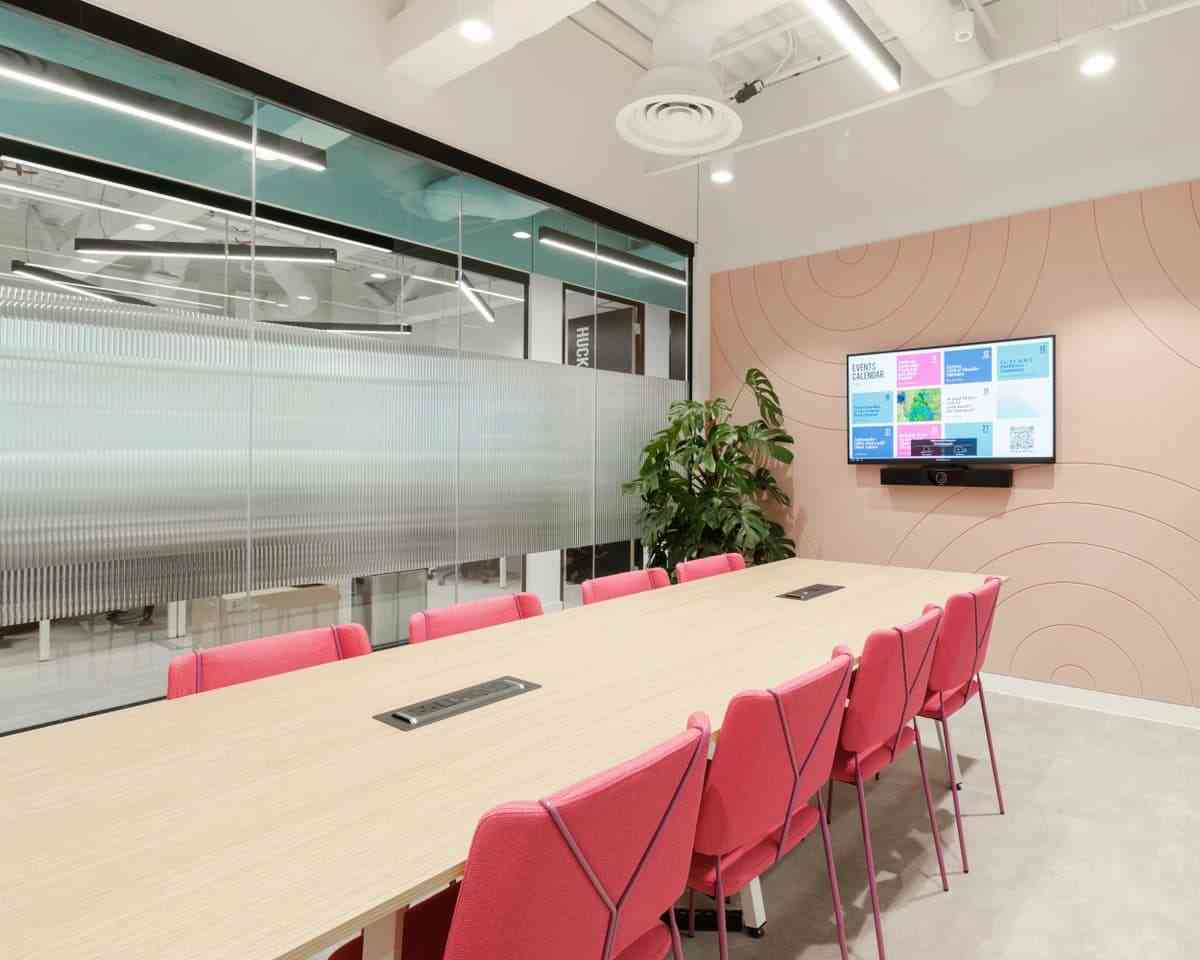 8 person meeting room