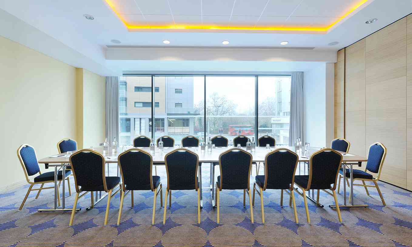 30 person meeting room