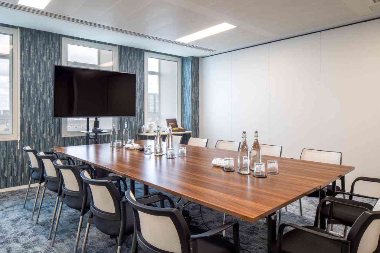 12 person meeting room