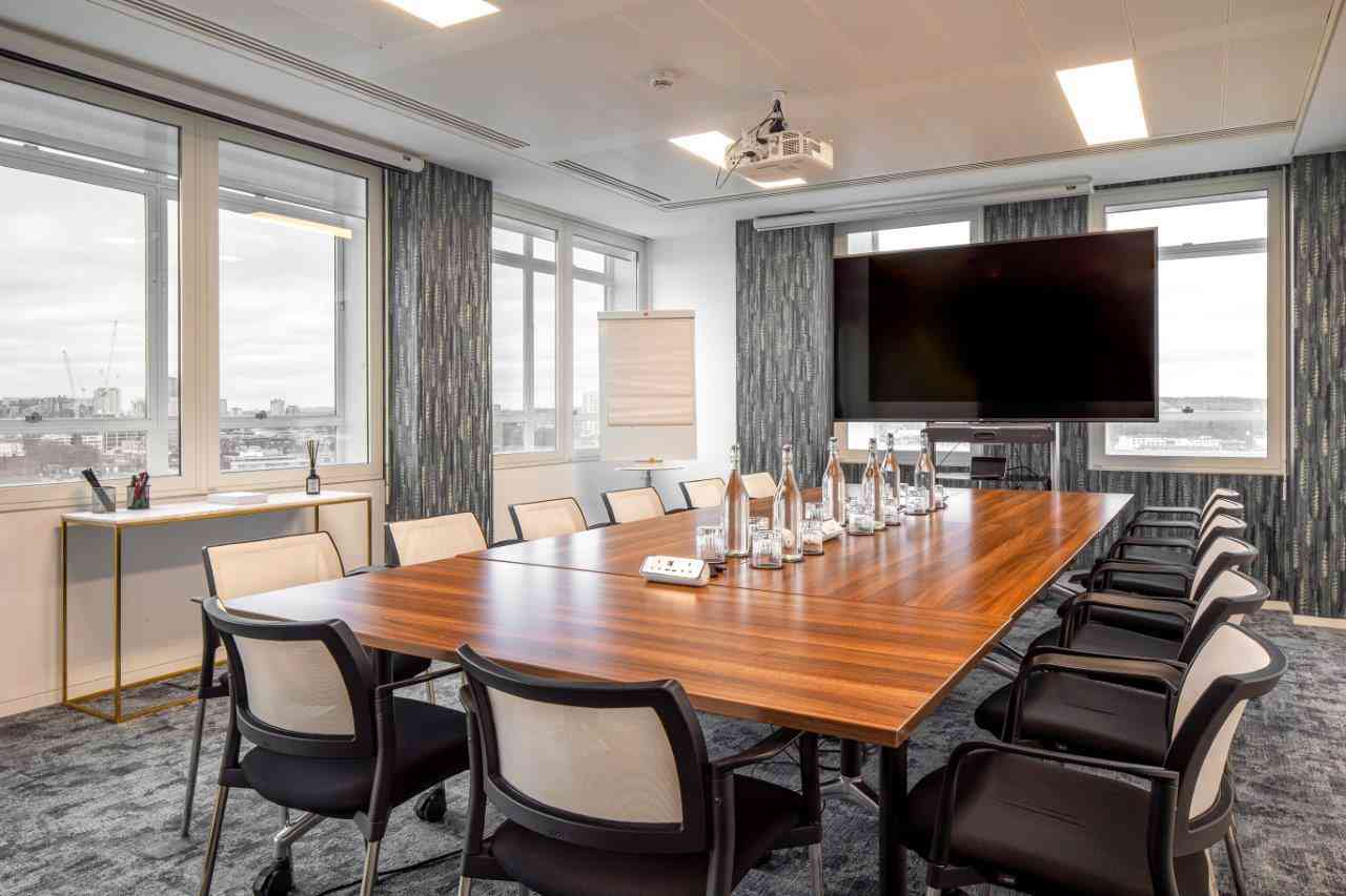 14 person meeting room
