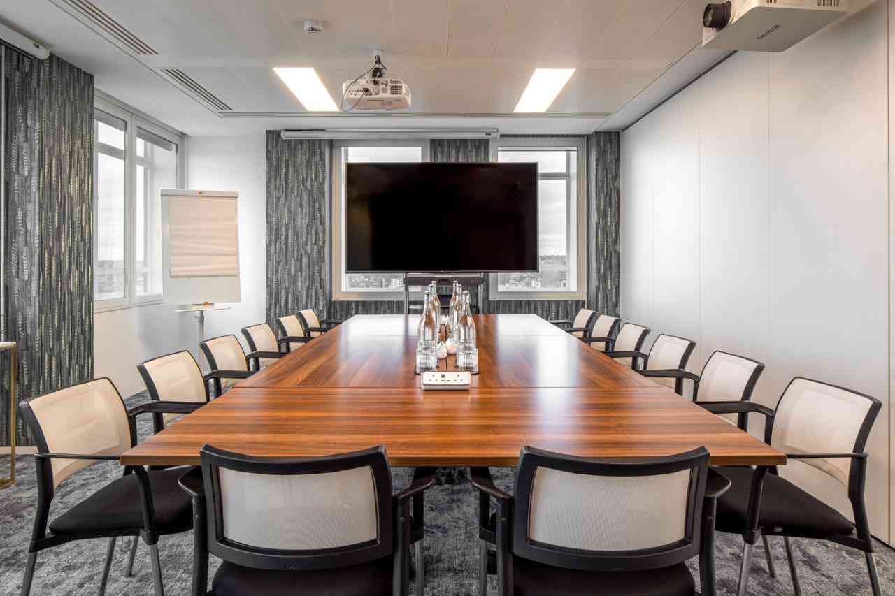 14 person meeting room